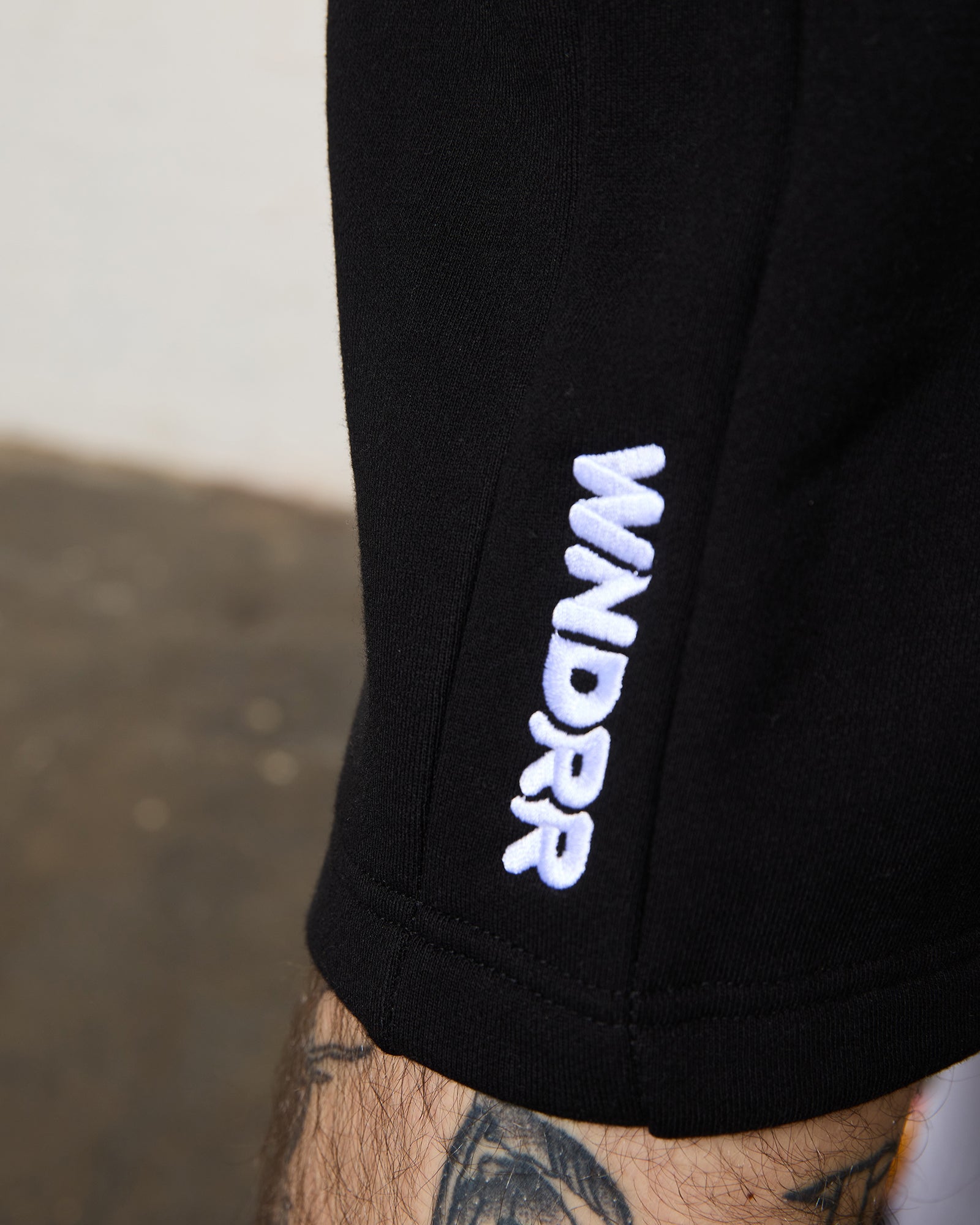 HALO TRACKSHORT - BLACK