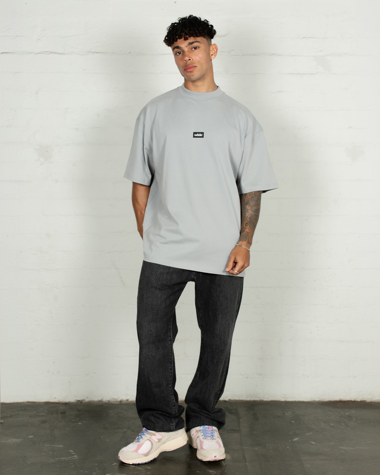 SOHO CLUB TEE - CEMENT GREY