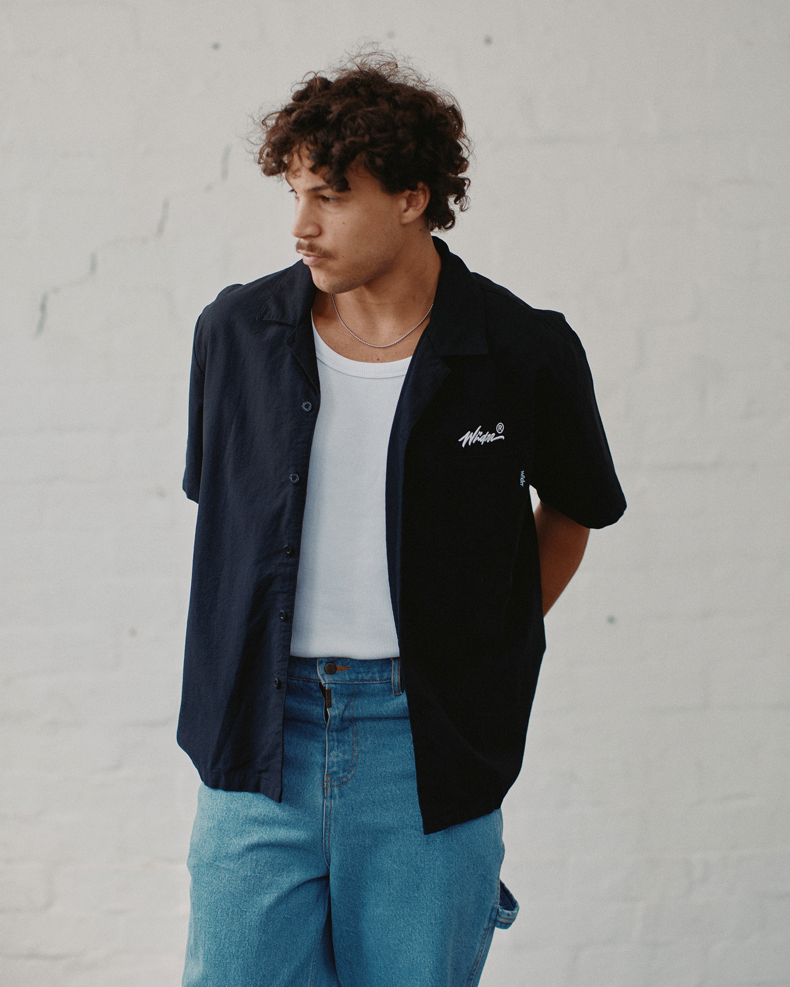 SCRIPT S/S SHIRT - BLACK