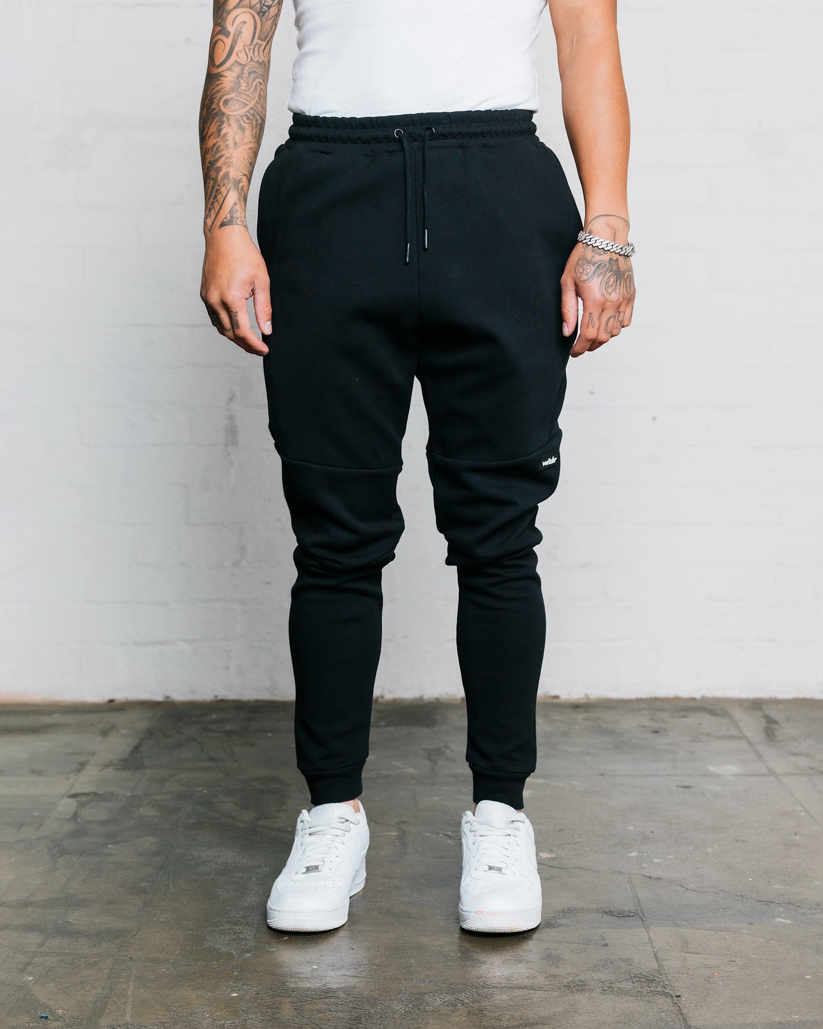 HOXTON V2 TECH TRACKPANT - BLACK