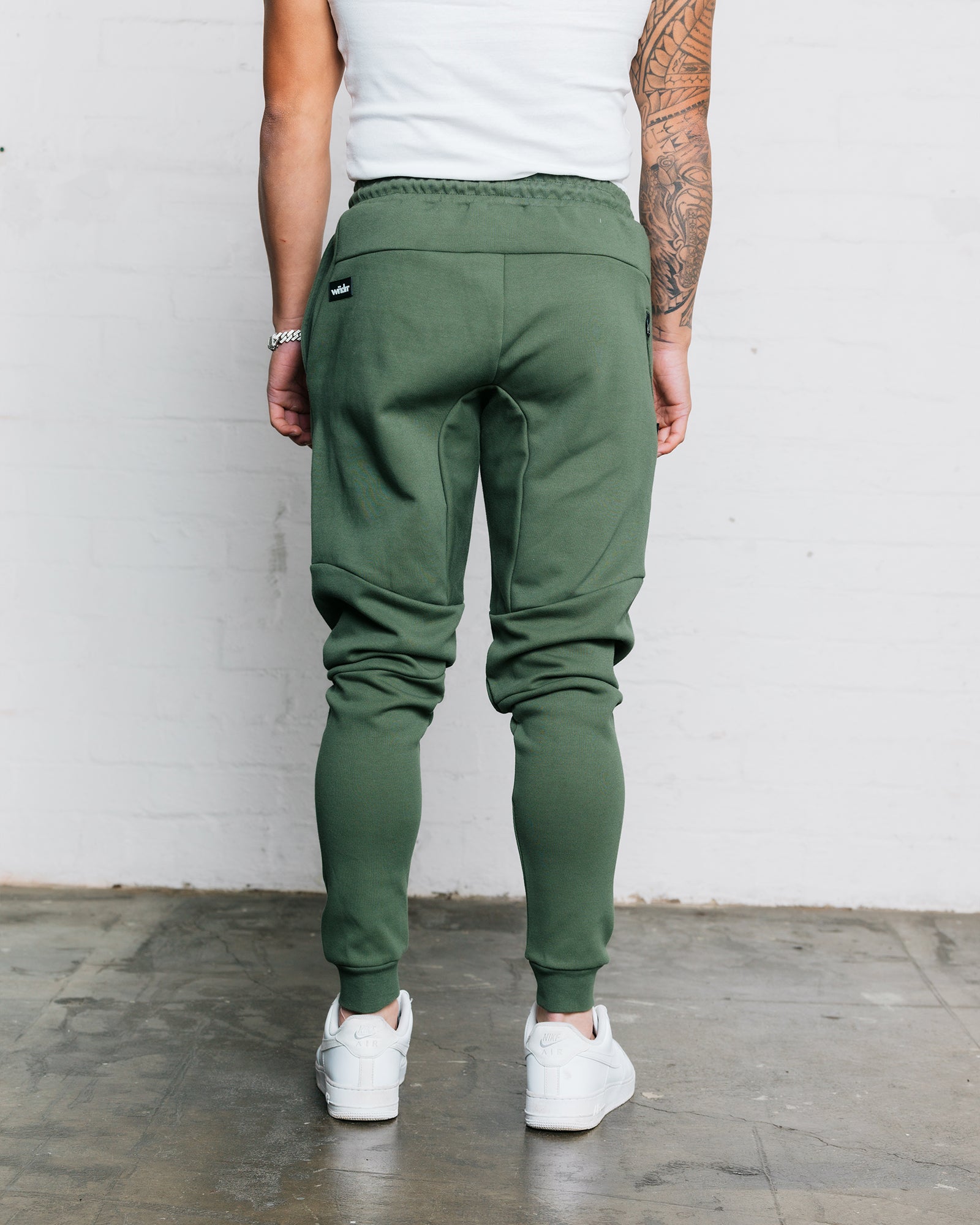 HOXTON V2 TECH TRACKPANT - OLIVE