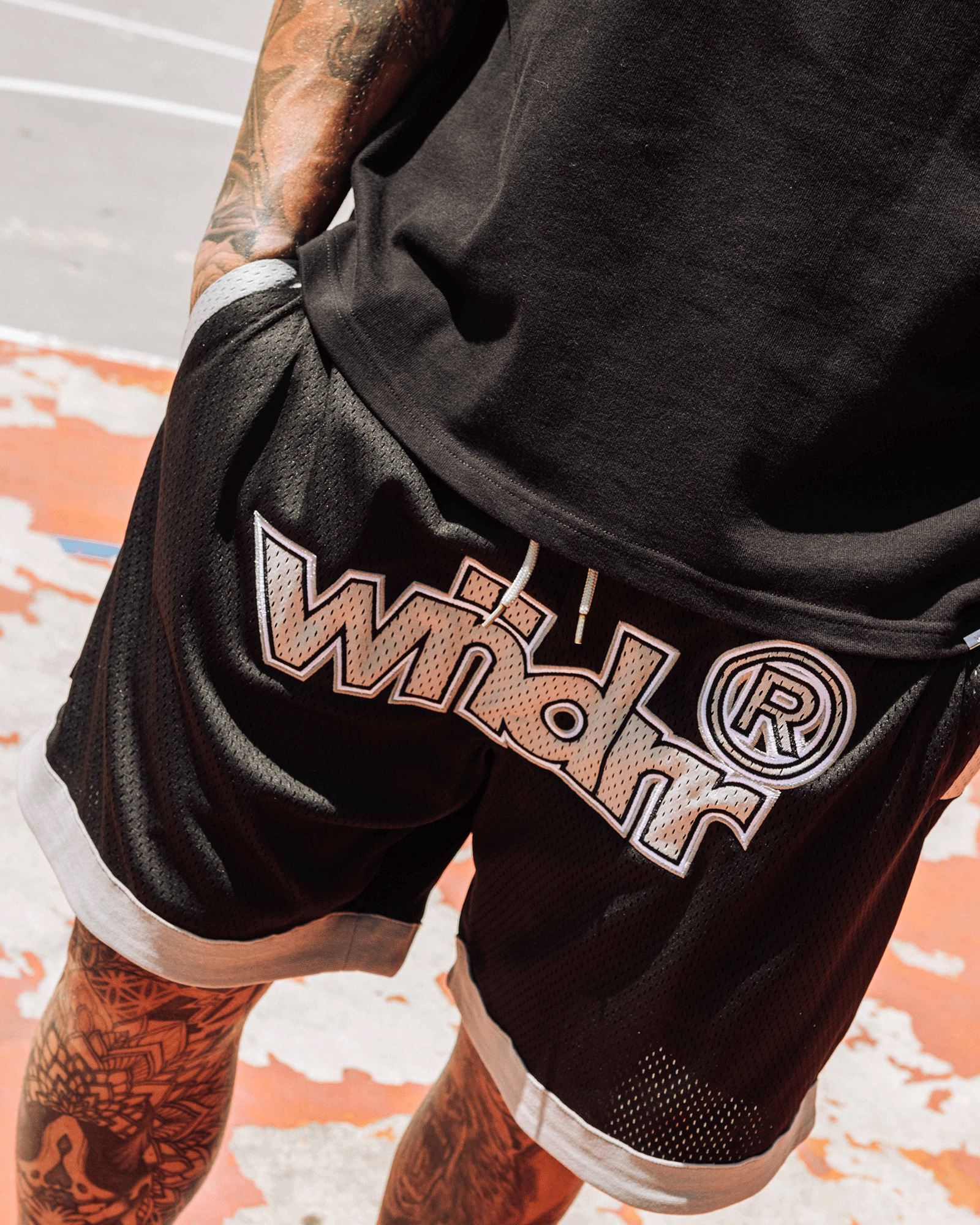 OFFCUT COURT SHORT - BLACK/GREY