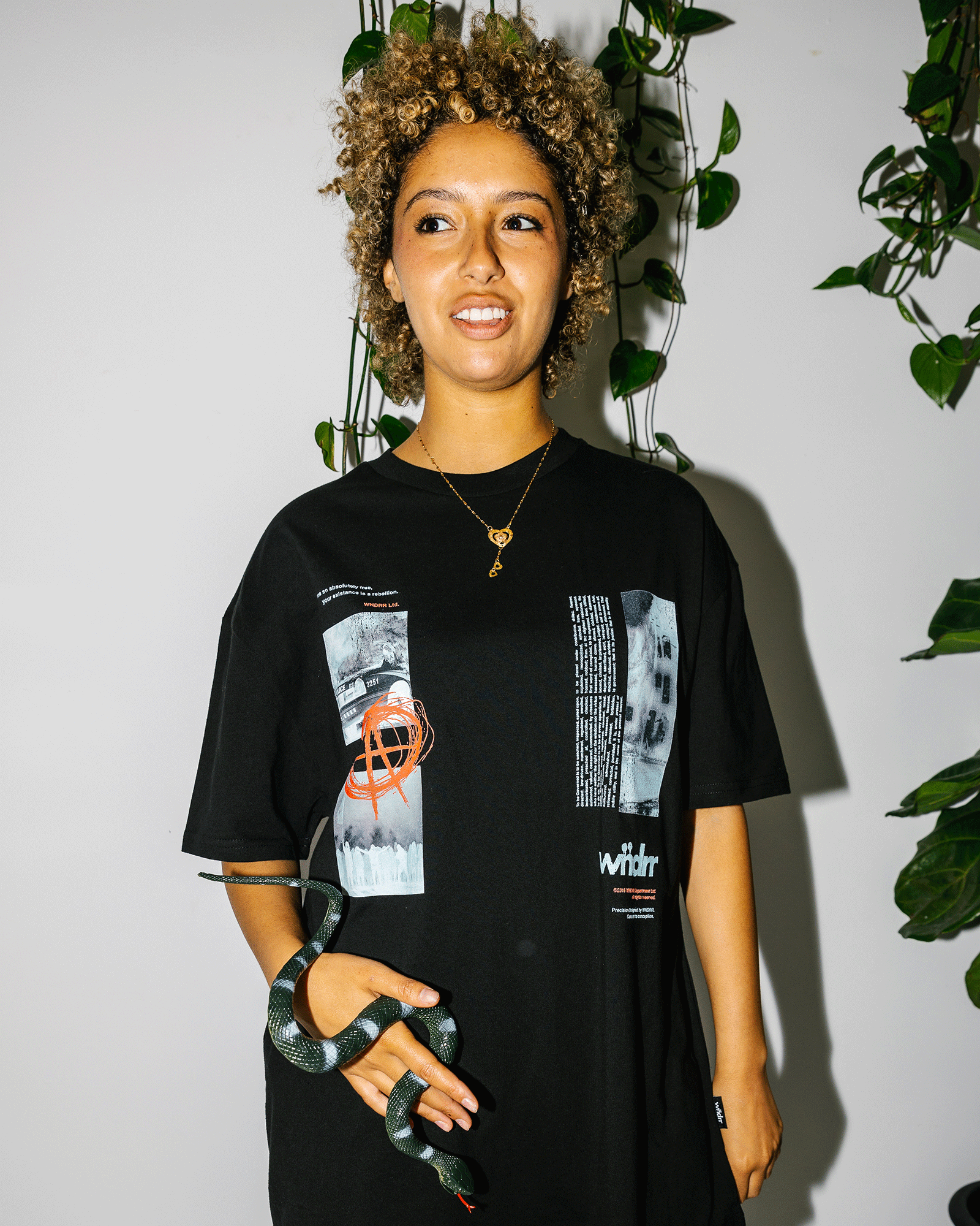 ANARCHY BOX FIT TEE - BLACK