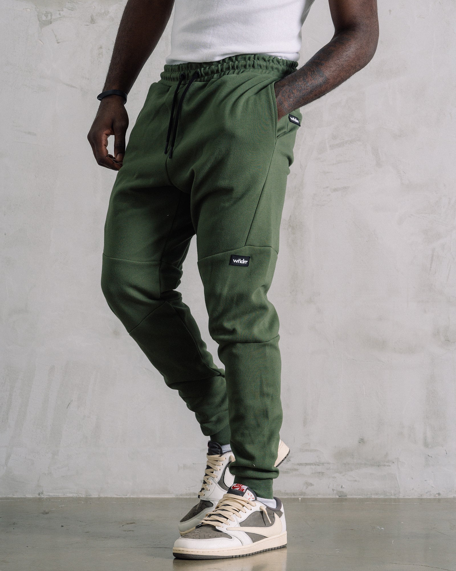 HOXTON V2 TECH TRACKPANT - OLIVE