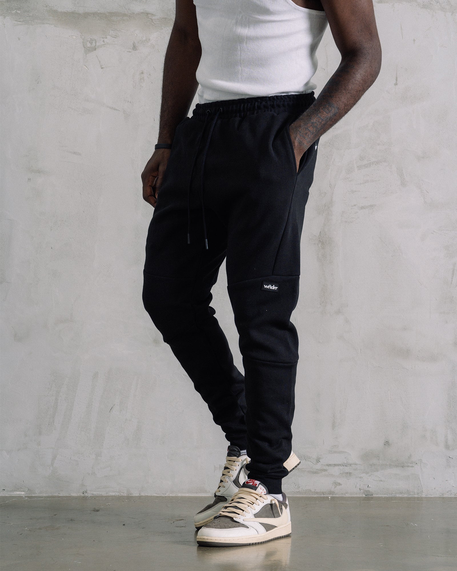 HOXTON V2 TECH TRACKPANT - BLACK