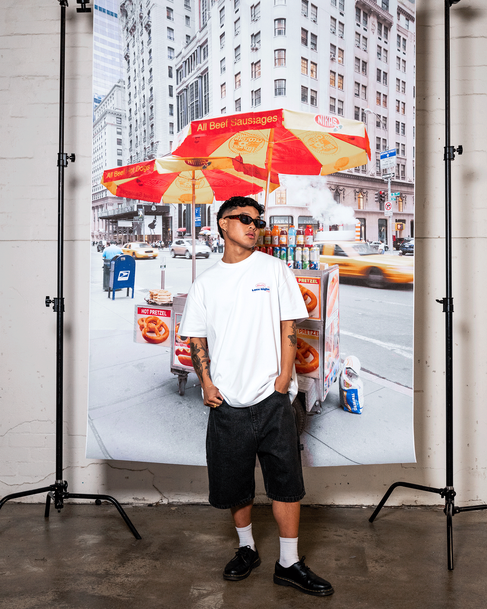 HOT DOG BOX FIT TEE - WHITE