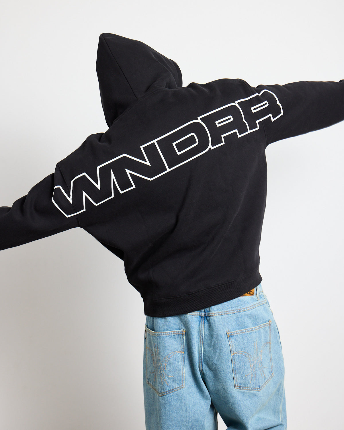 Model 183cm / Size M