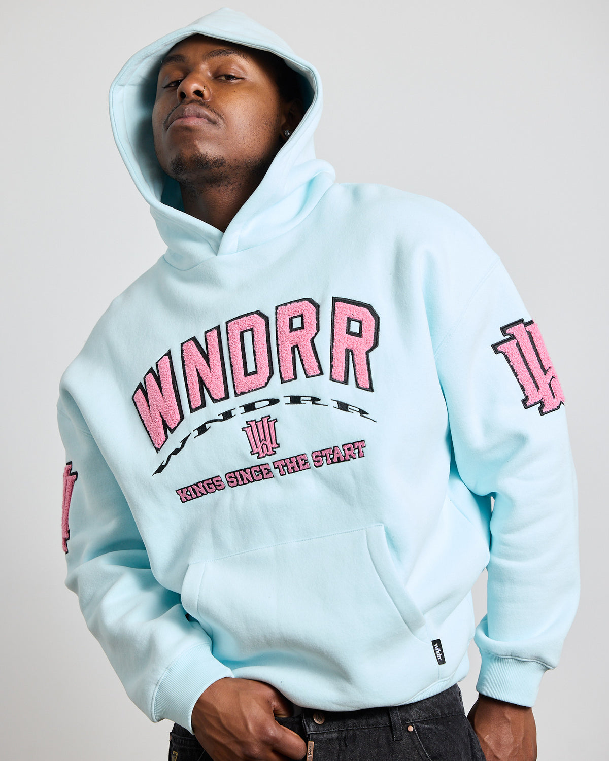 Model 183cm / Size M
