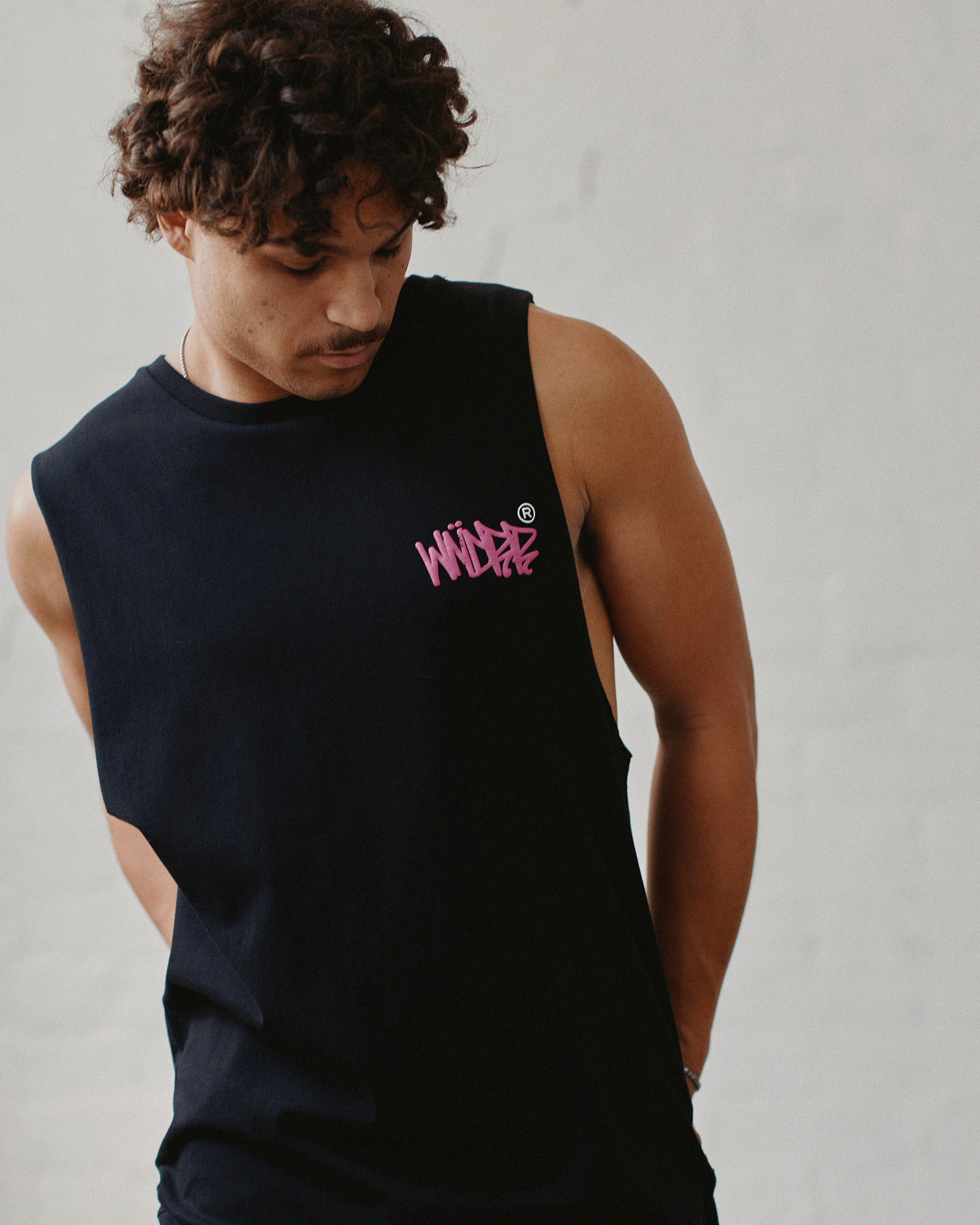 TAGGED MUSCLE TOP - BLACK