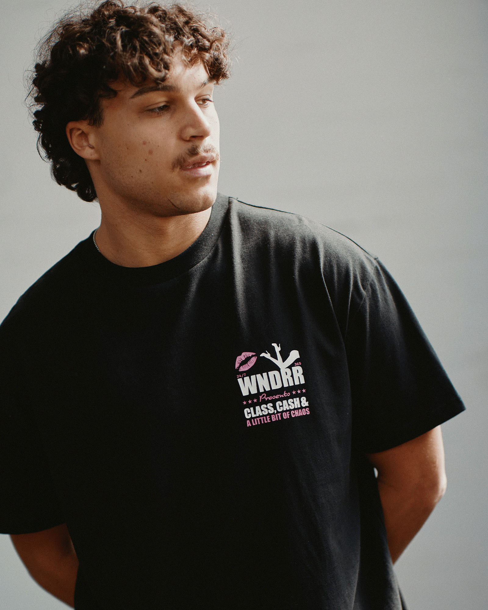 PLEASURE BOX FIT TEE - BLACK
