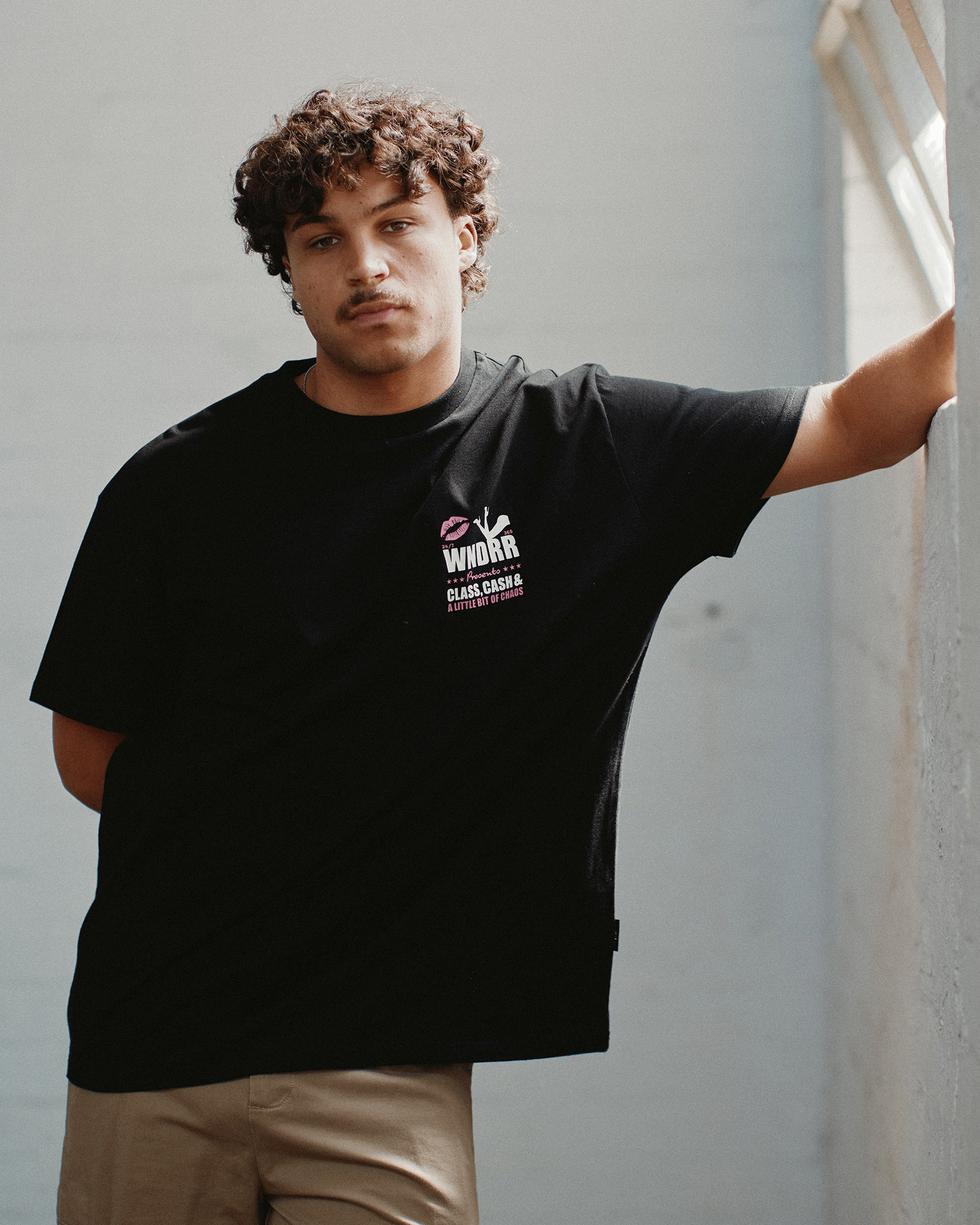 PLEASURE BOX FIT TEE - BLACK