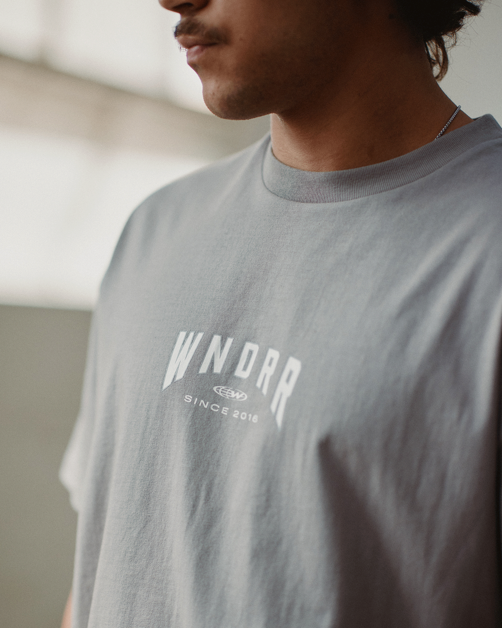 BRIDGE BOX FIT TEE - MOON GREY