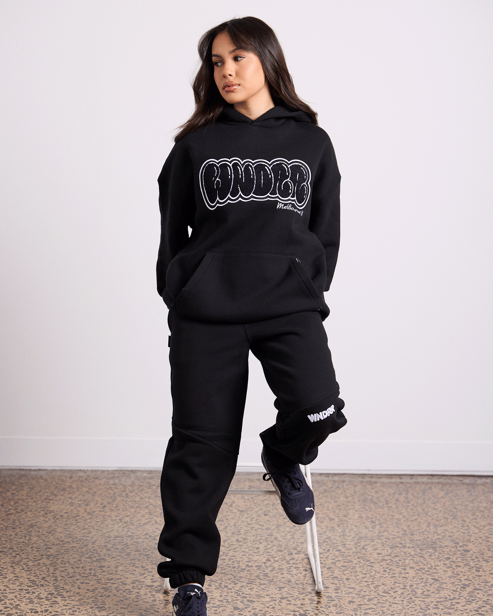 BLISSED HOOD SWEAT - BLACK/BLACK