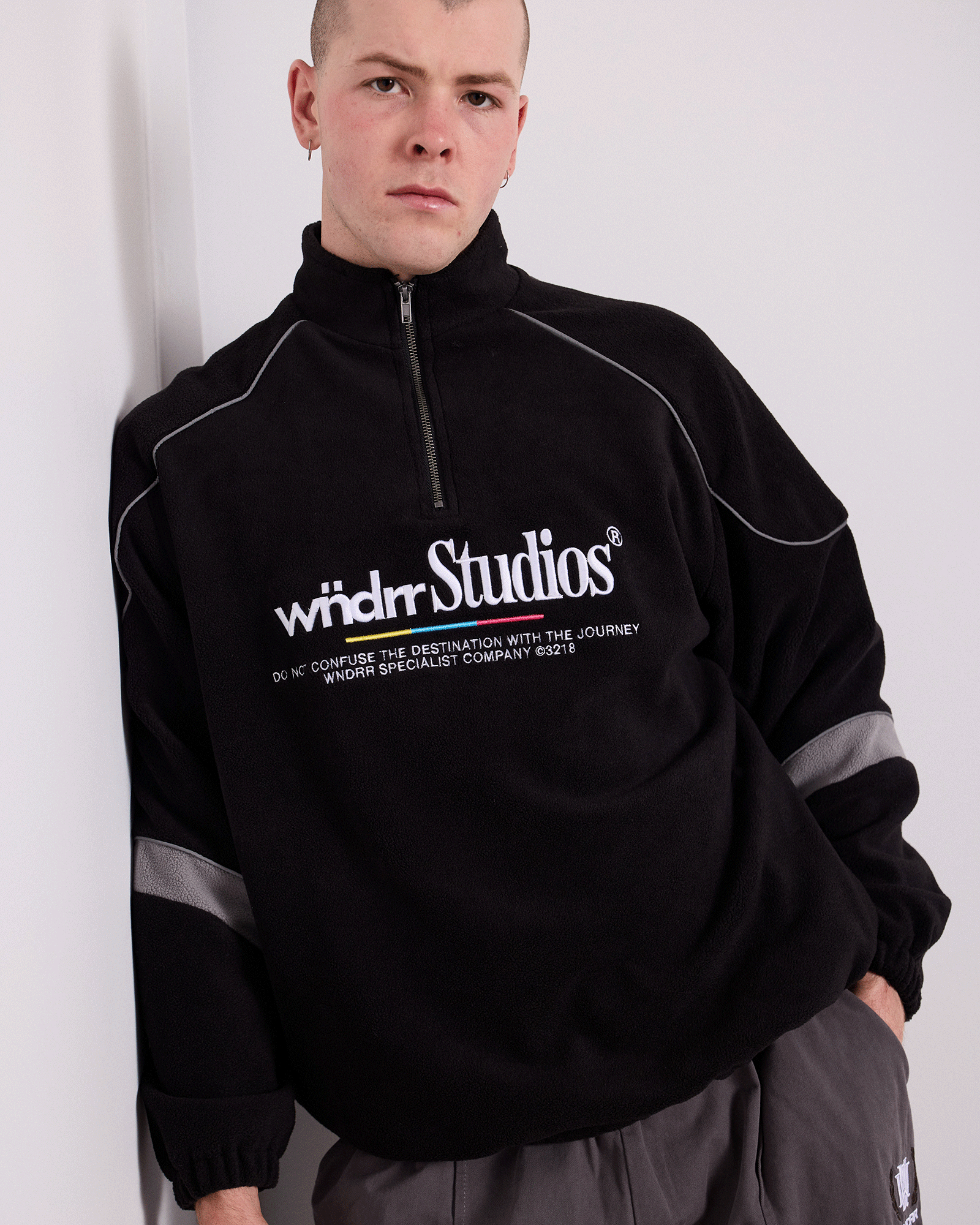 COLLECTIVE 1/4 ZIP POLAR FLEECE SWEAT - BLACK