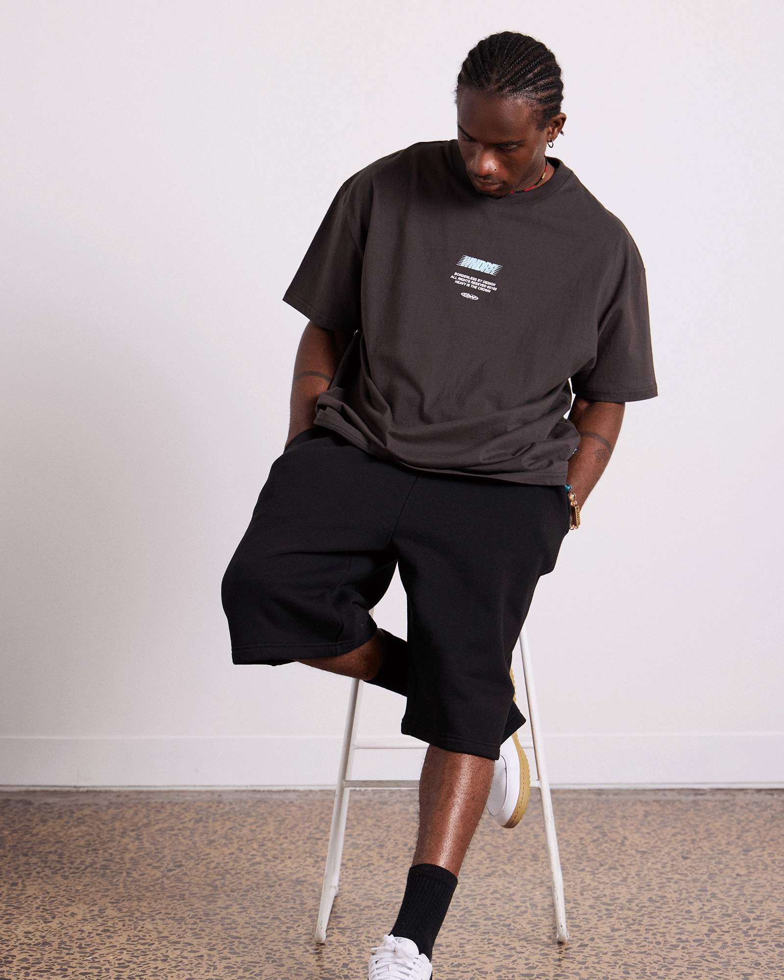 BORDERLESS BOX FIT TEE - FADED BLACK