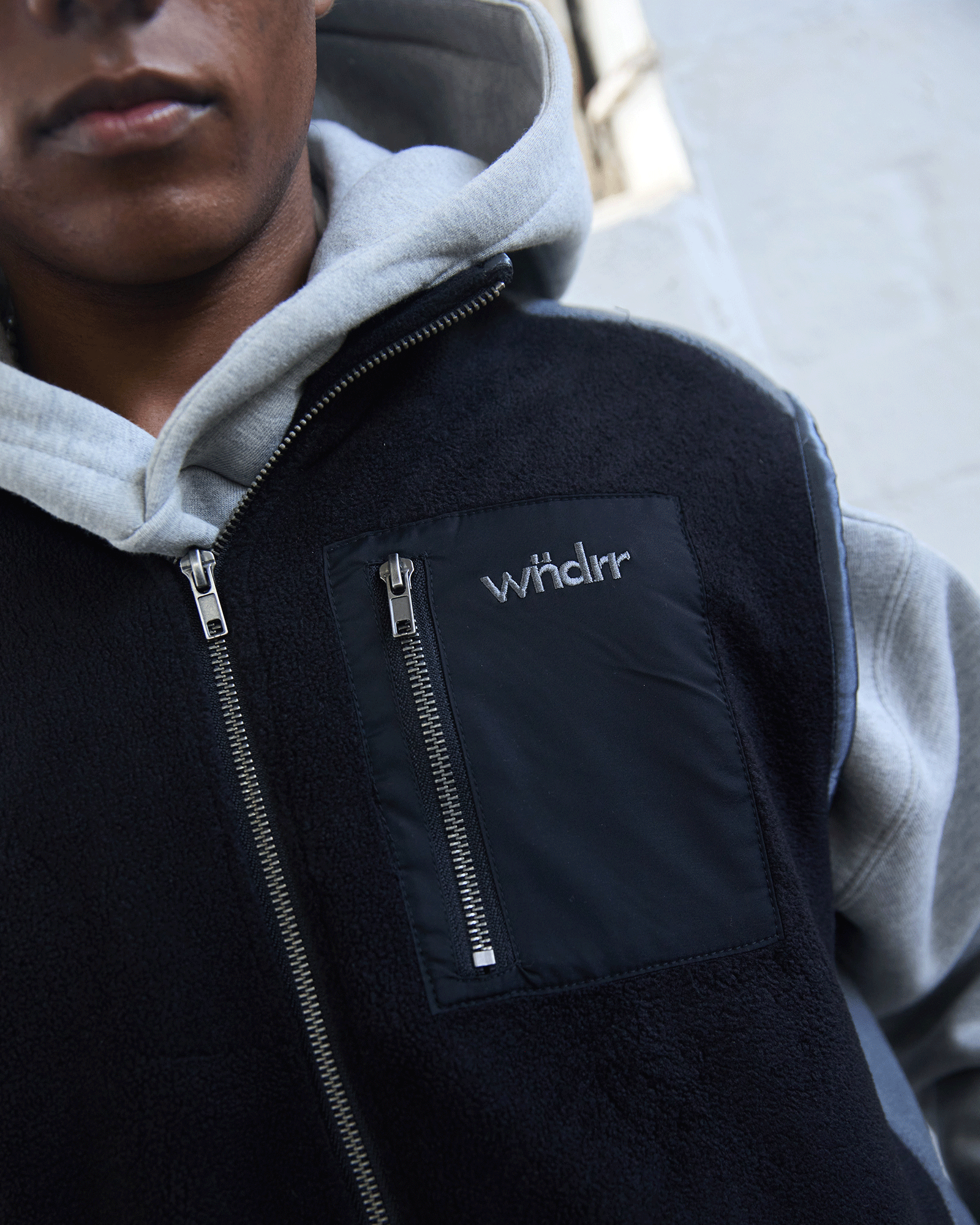 ACCENT POLAR FLEECE VEST - BLACK/GREY