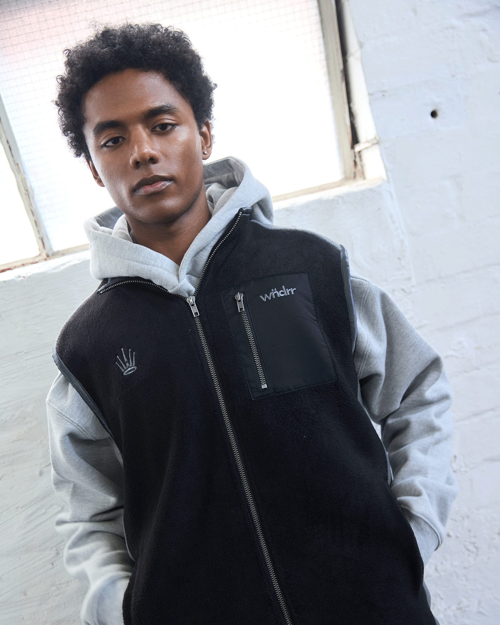 ACCENT POLAR FLEECE VEST - BLACK/GREY