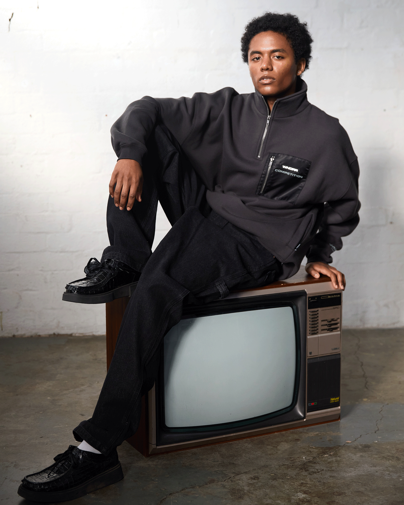 FREQUENCY PANEL 1/4 ZIP SWEAT - FADED BLACK