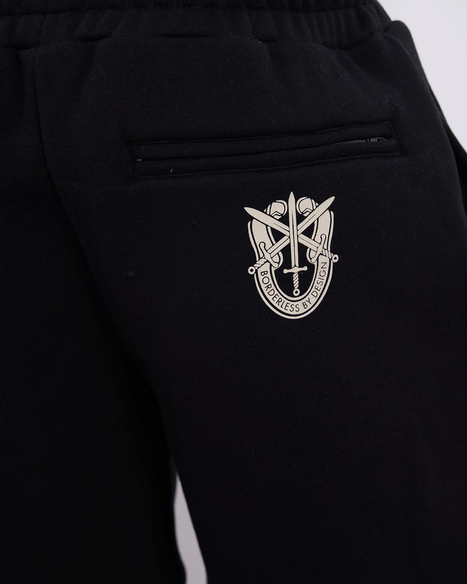 RIOT TECH TRACKSHORT - BLACK