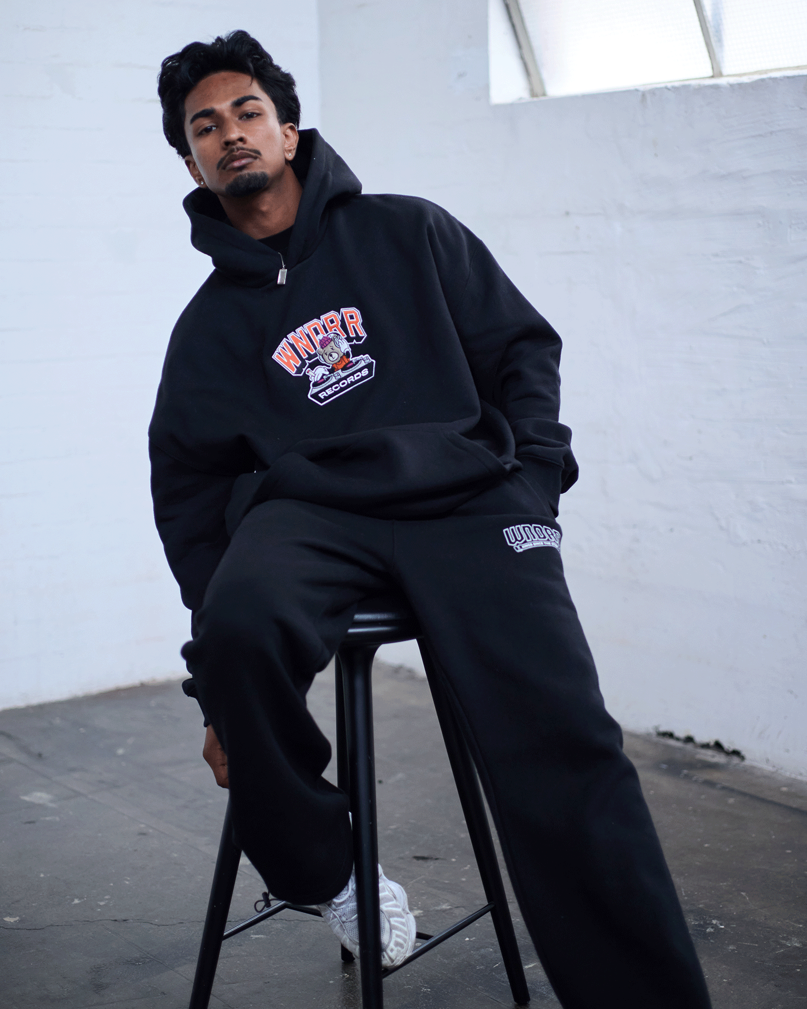 SPIN HOOD SWEAT - BLACK