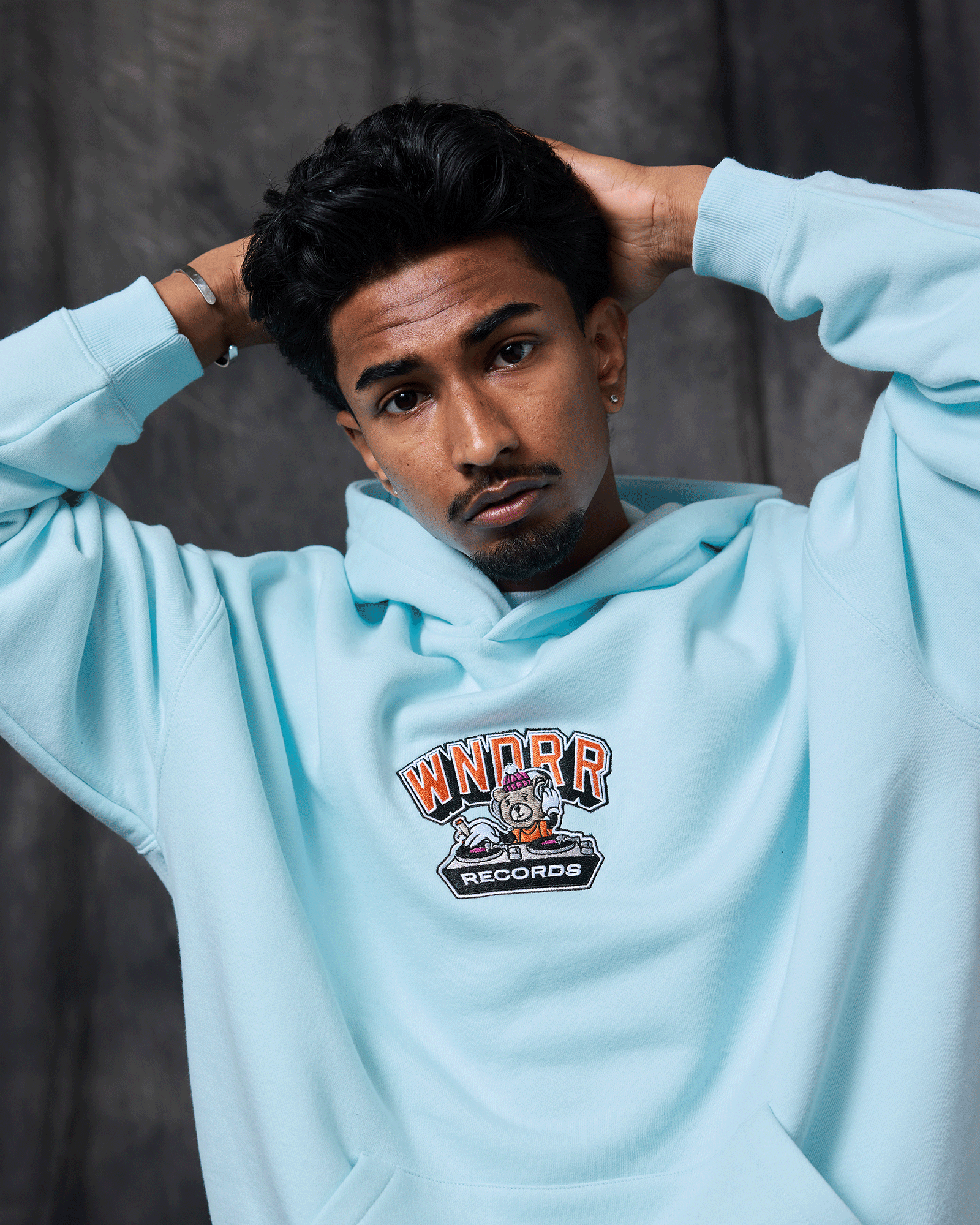 SPIN HOOD SWEAT - BABY BLUE