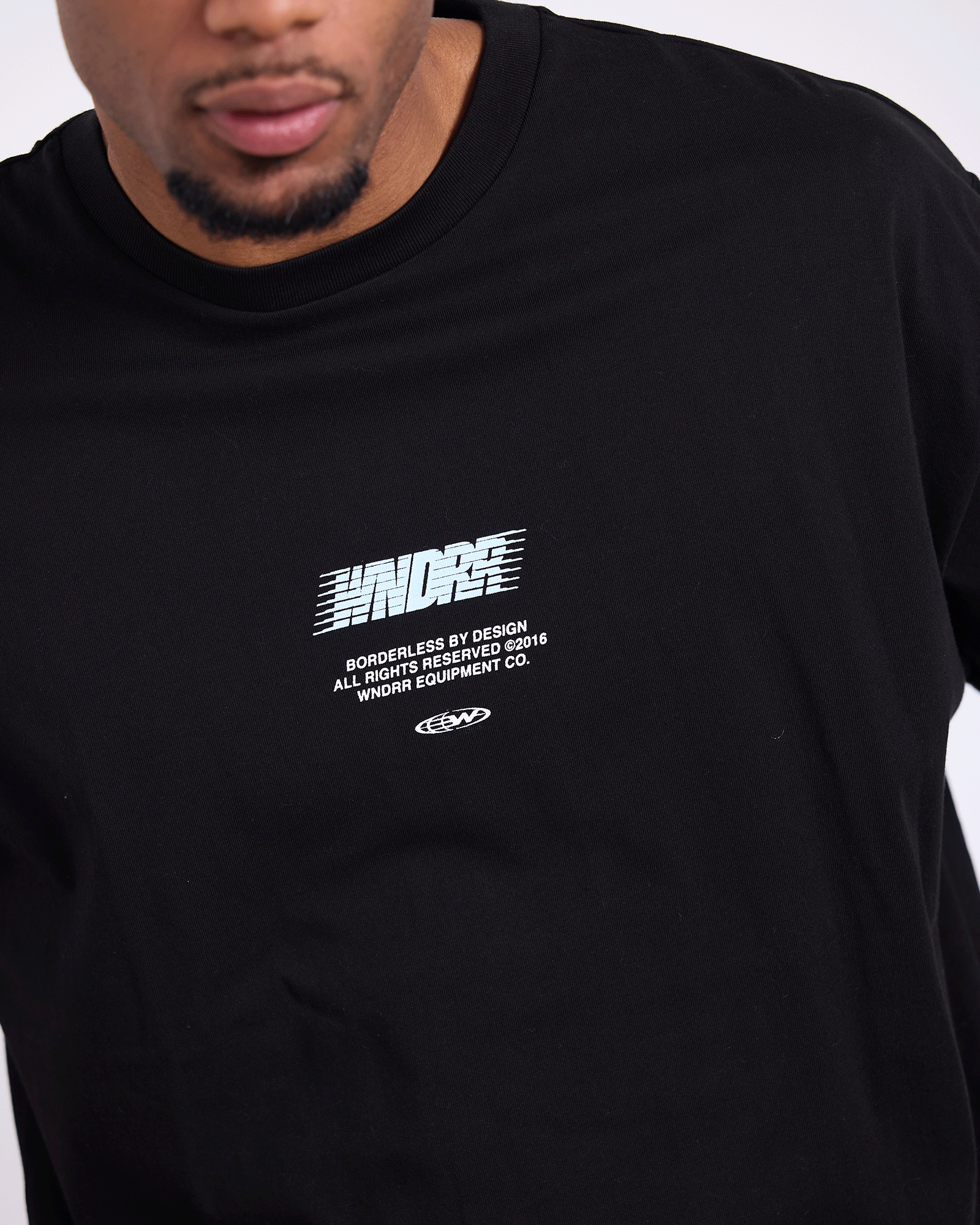 BORDERLESS BOX FIT TEE - BLACK