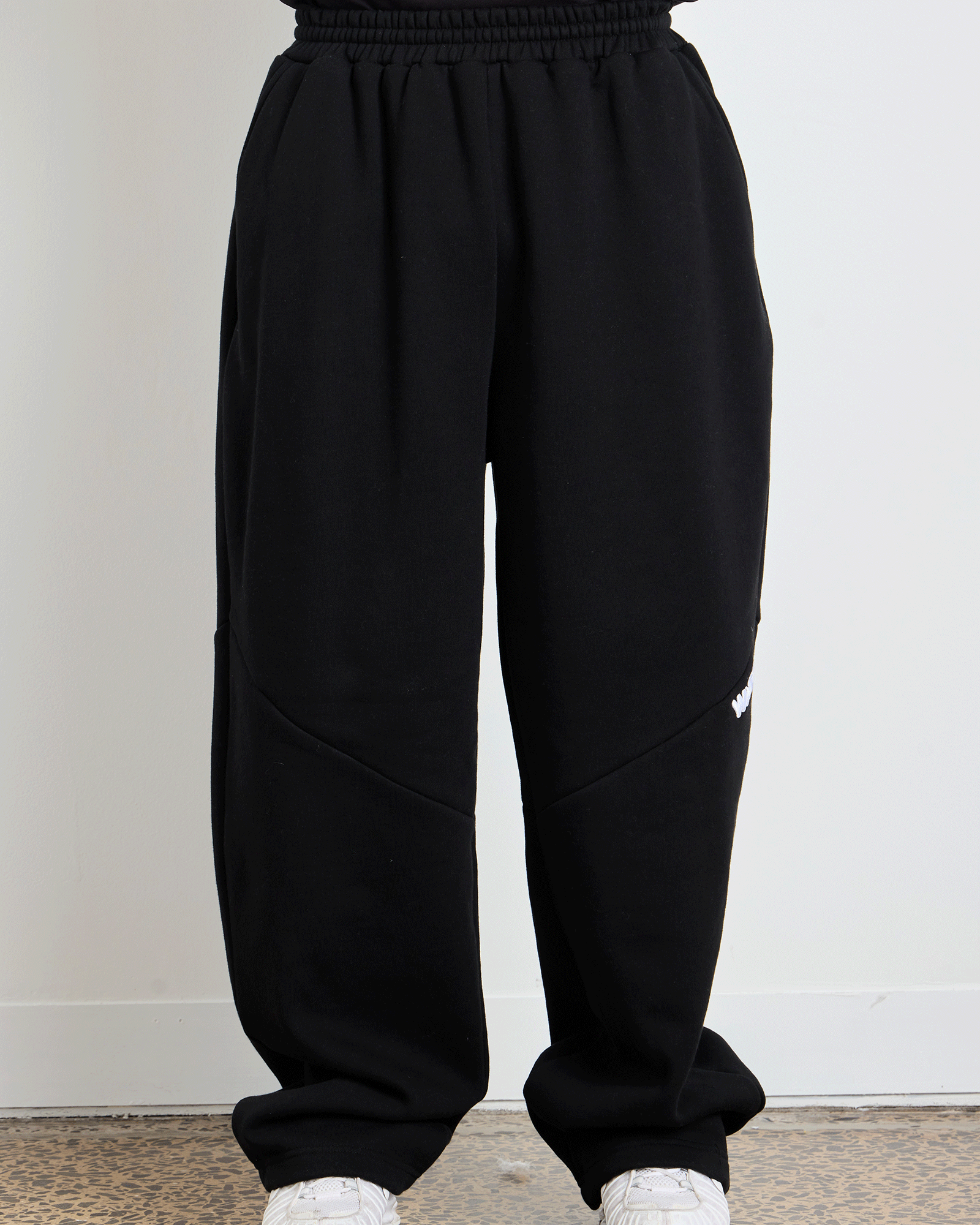 HALO JUMBO TRACKPANT - BLACK
