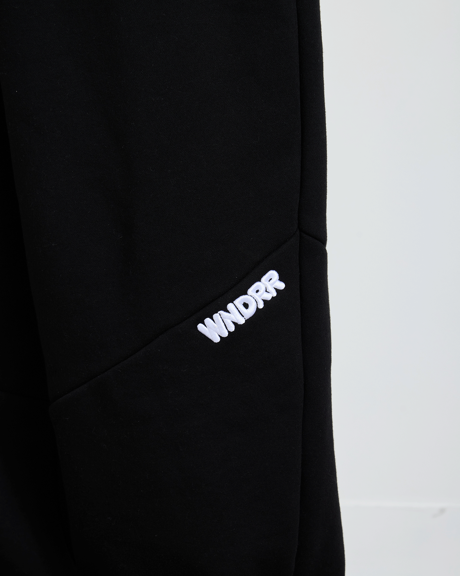 HALO JUMBO TRACKPANT - BLACK