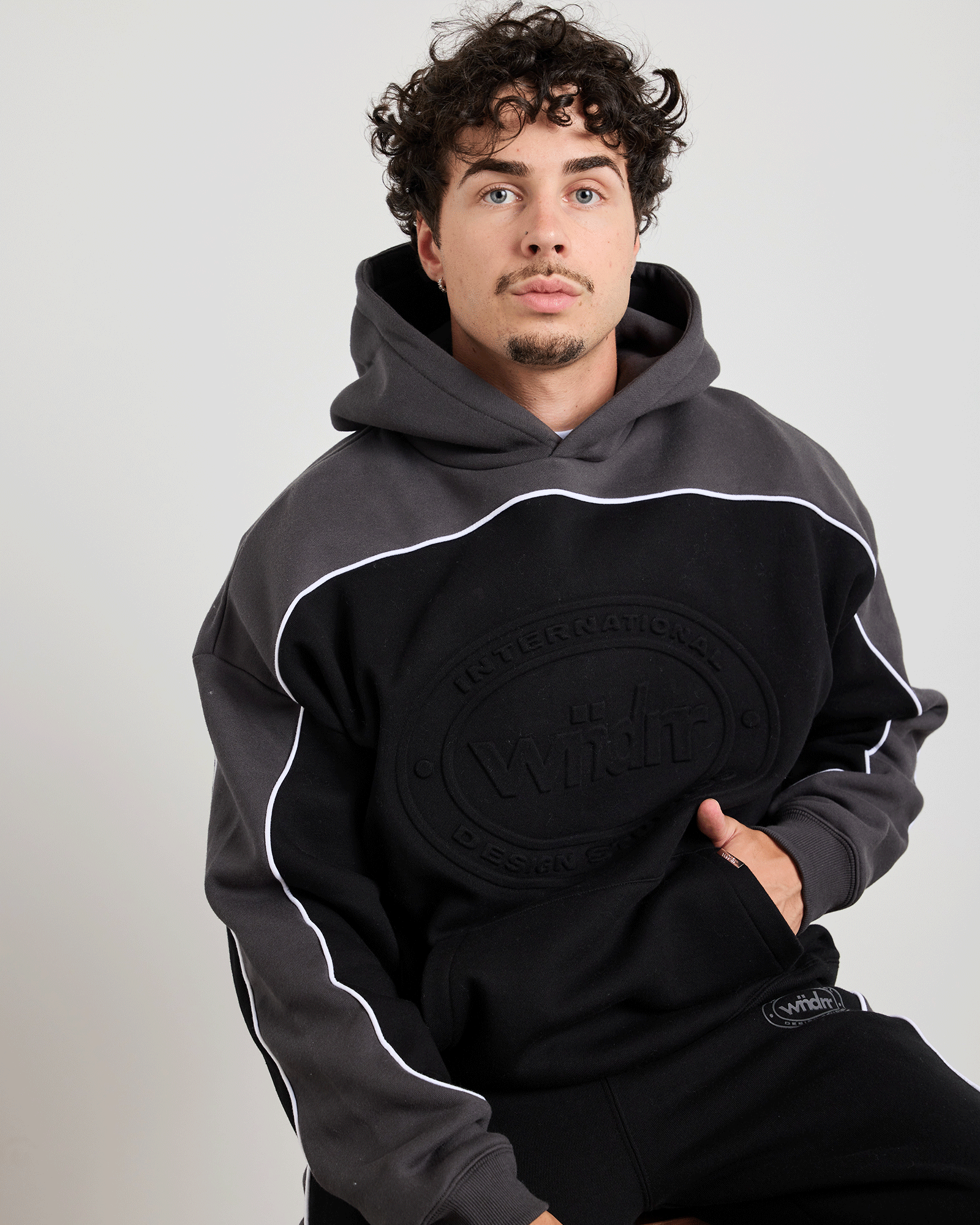 Model 175cm / Size M