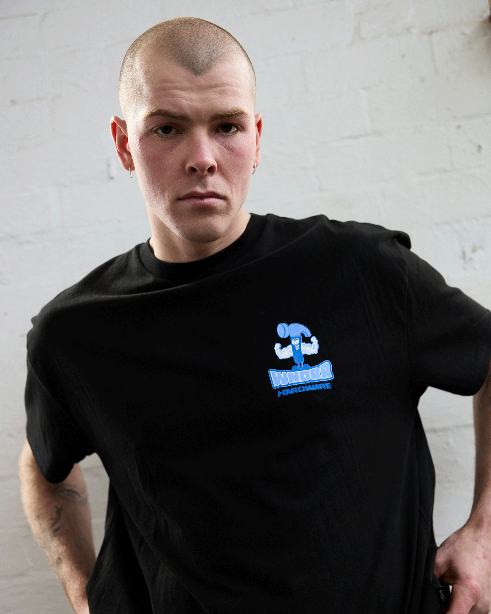 HARDWARE BOX FIT TEE - BLACK