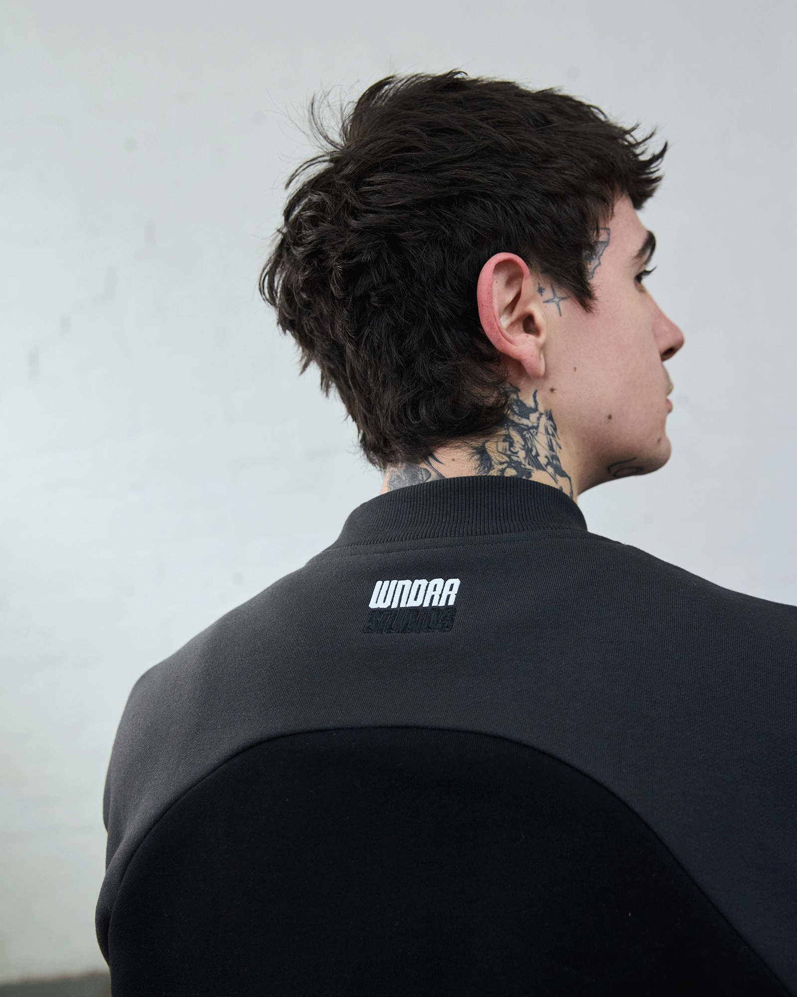 LIMITZ PANEL CREW SWEAT - BLACK