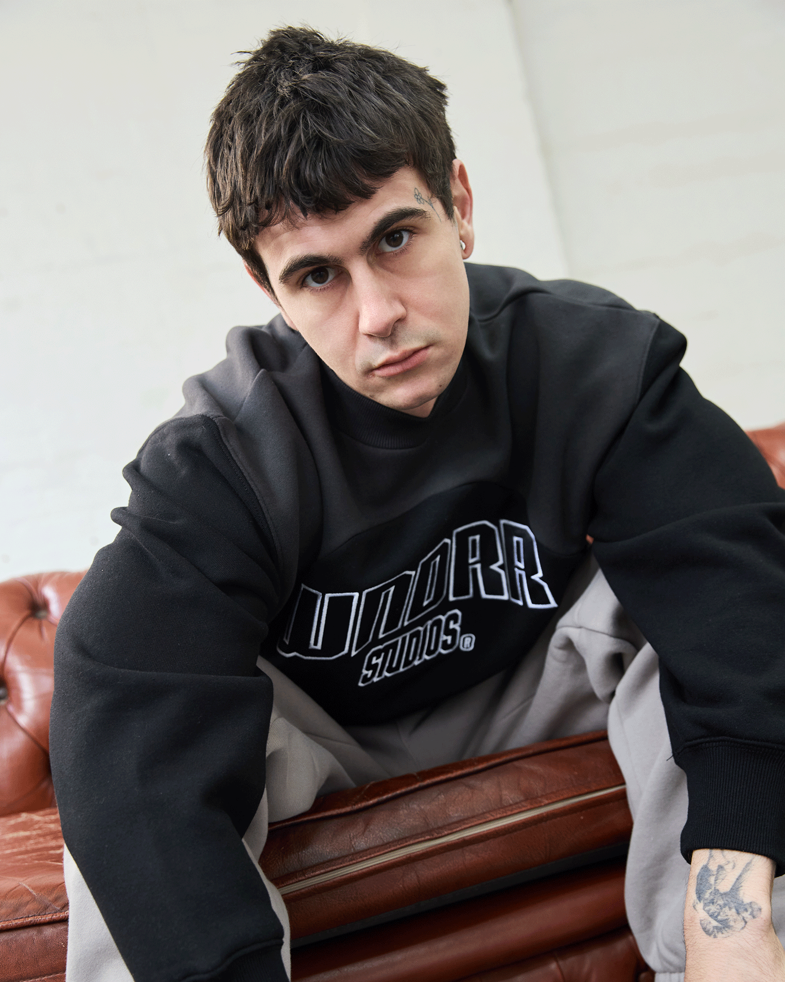 LIMITZ PANEL CREW SWEAT - BLACK