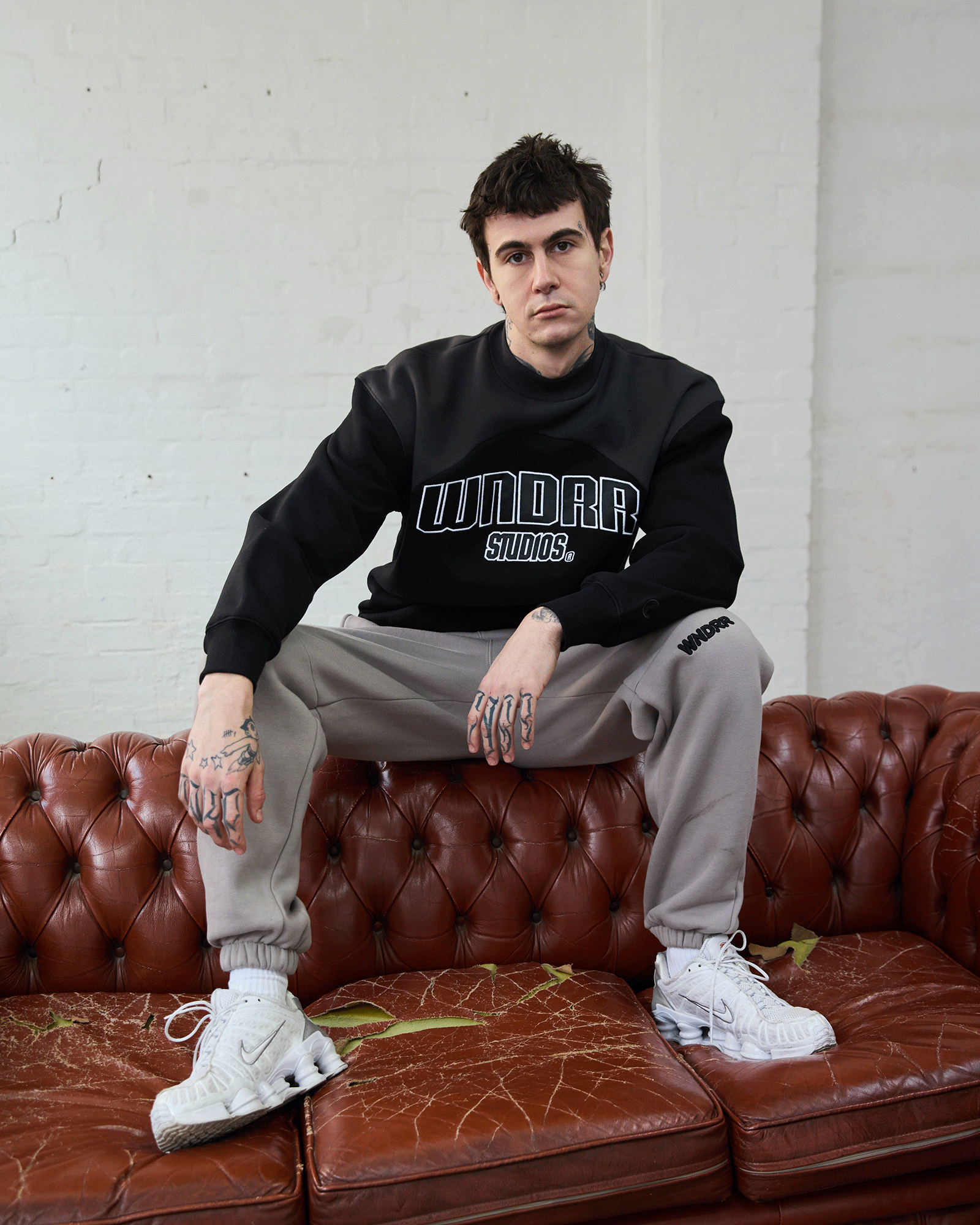 LIMITZ PANEL CREW SWEAT - BLACK