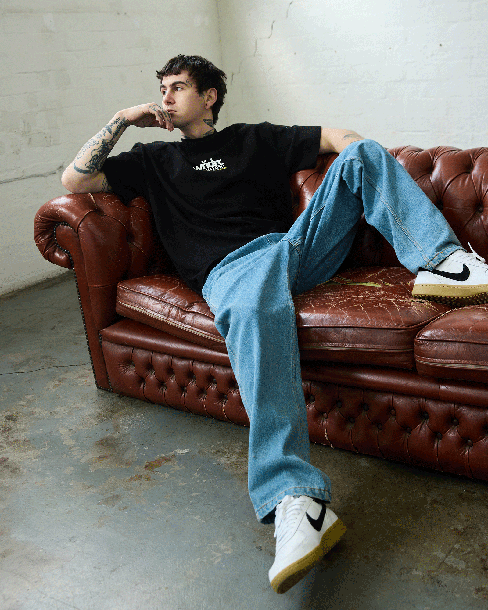 TOURNAMENT HEAVY WEIGHT TEE - BLACK