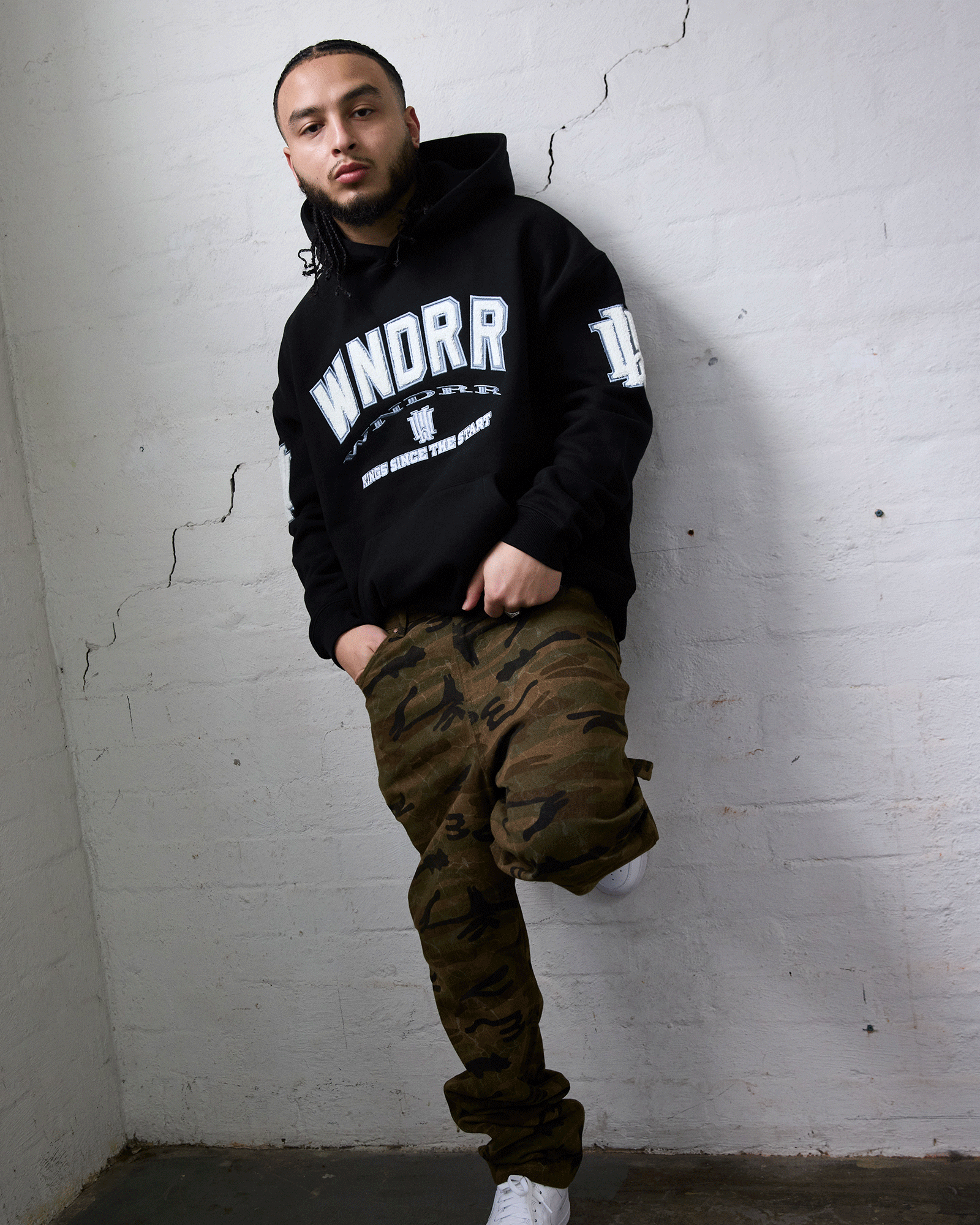 INSTITUTE HOOD SWEAT - BLACK
