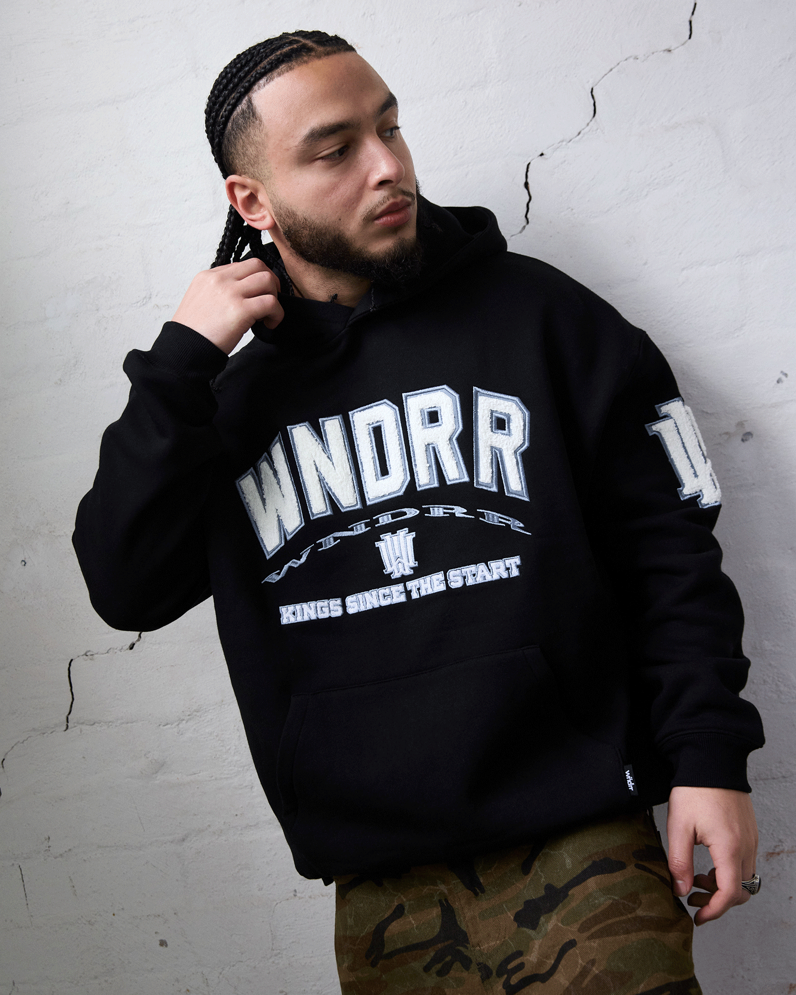 INSTITUTE HOOD SWEAT - BLACK