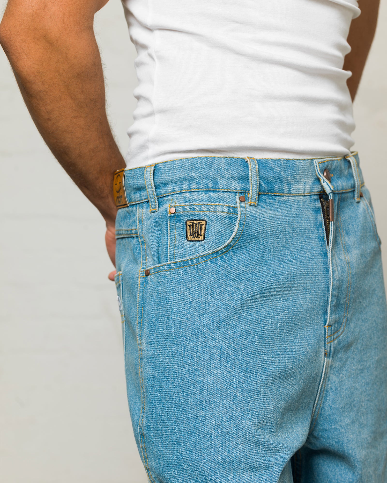 BOOSTER DENIM SHORT - WASHED BLUE
