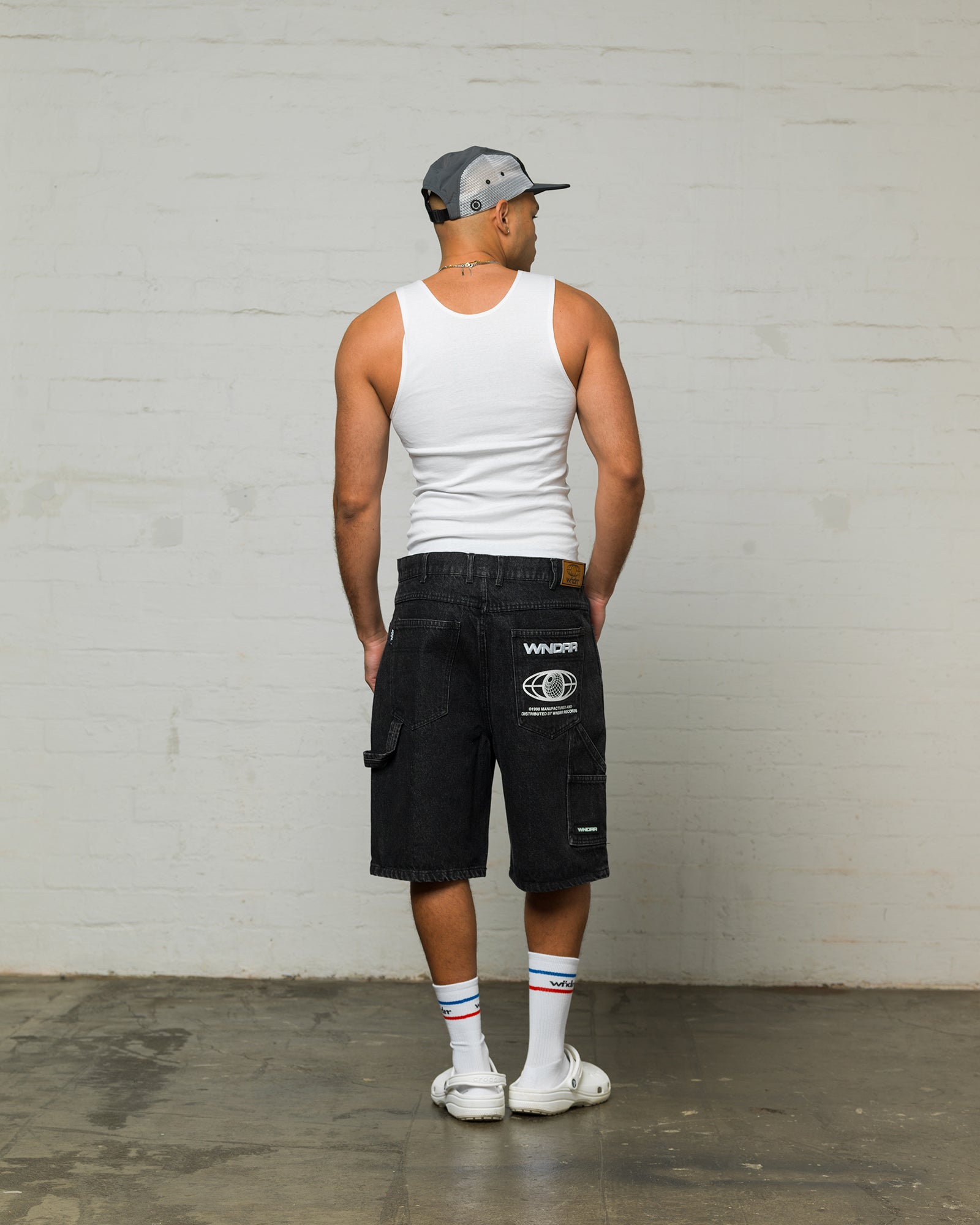 BOOSTER DENIM SHORT - WASHED BLACK