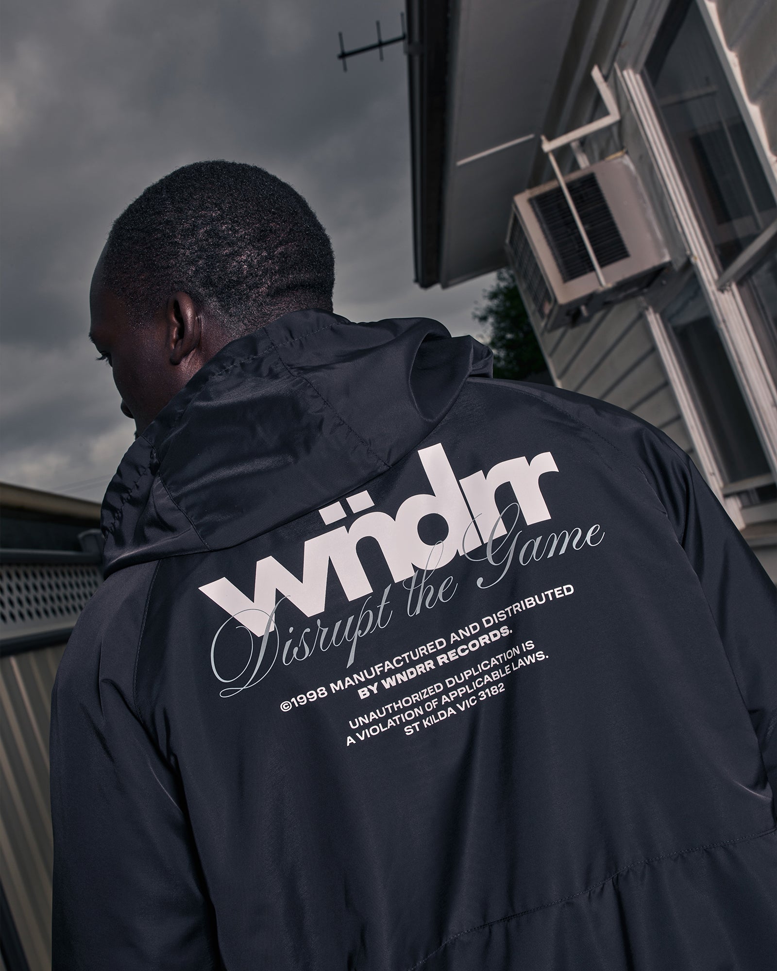 DISRUPT SPRAY JACKET - BLACK