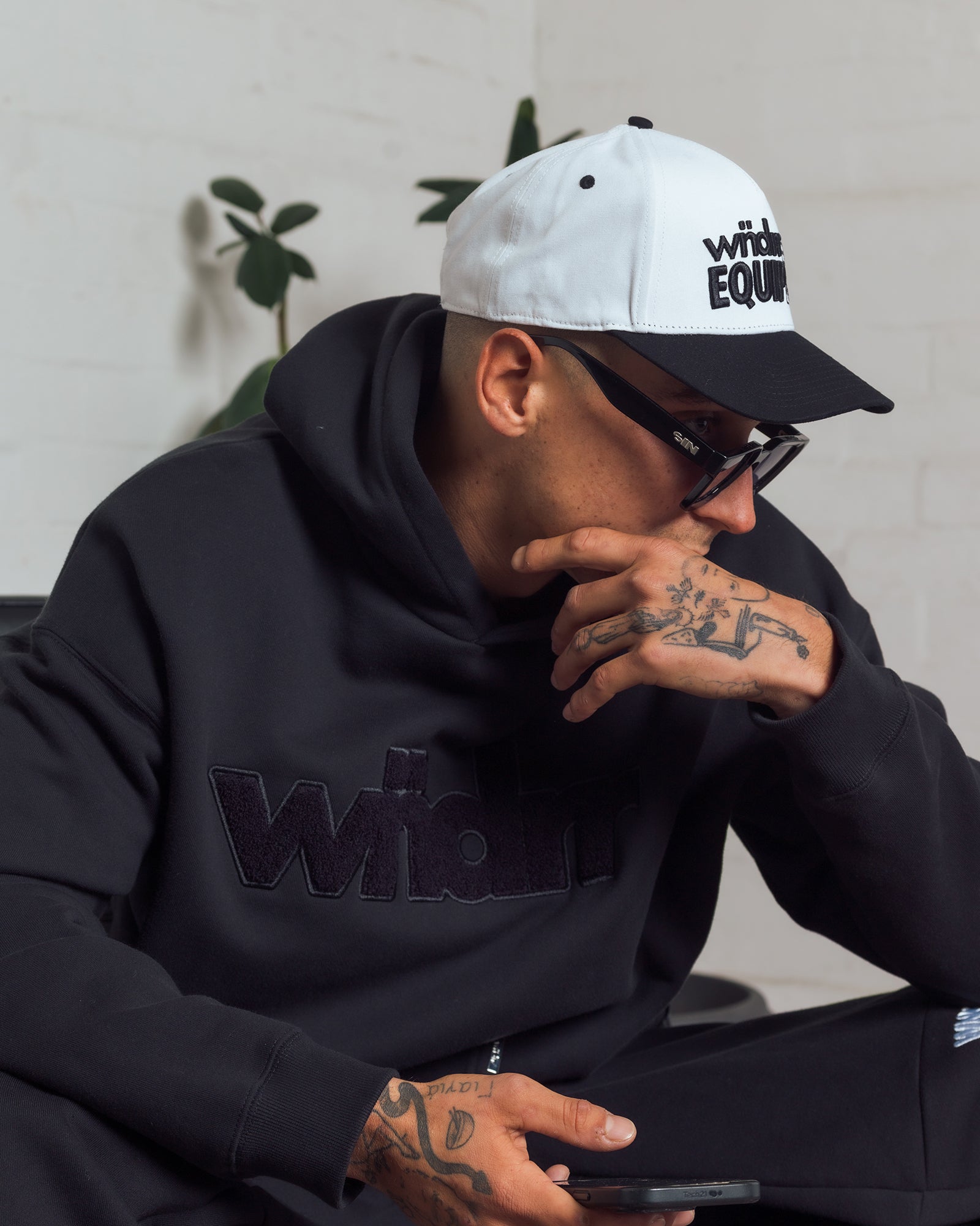 EQUIP HIGH RISE CAP - WHITE/BLACK