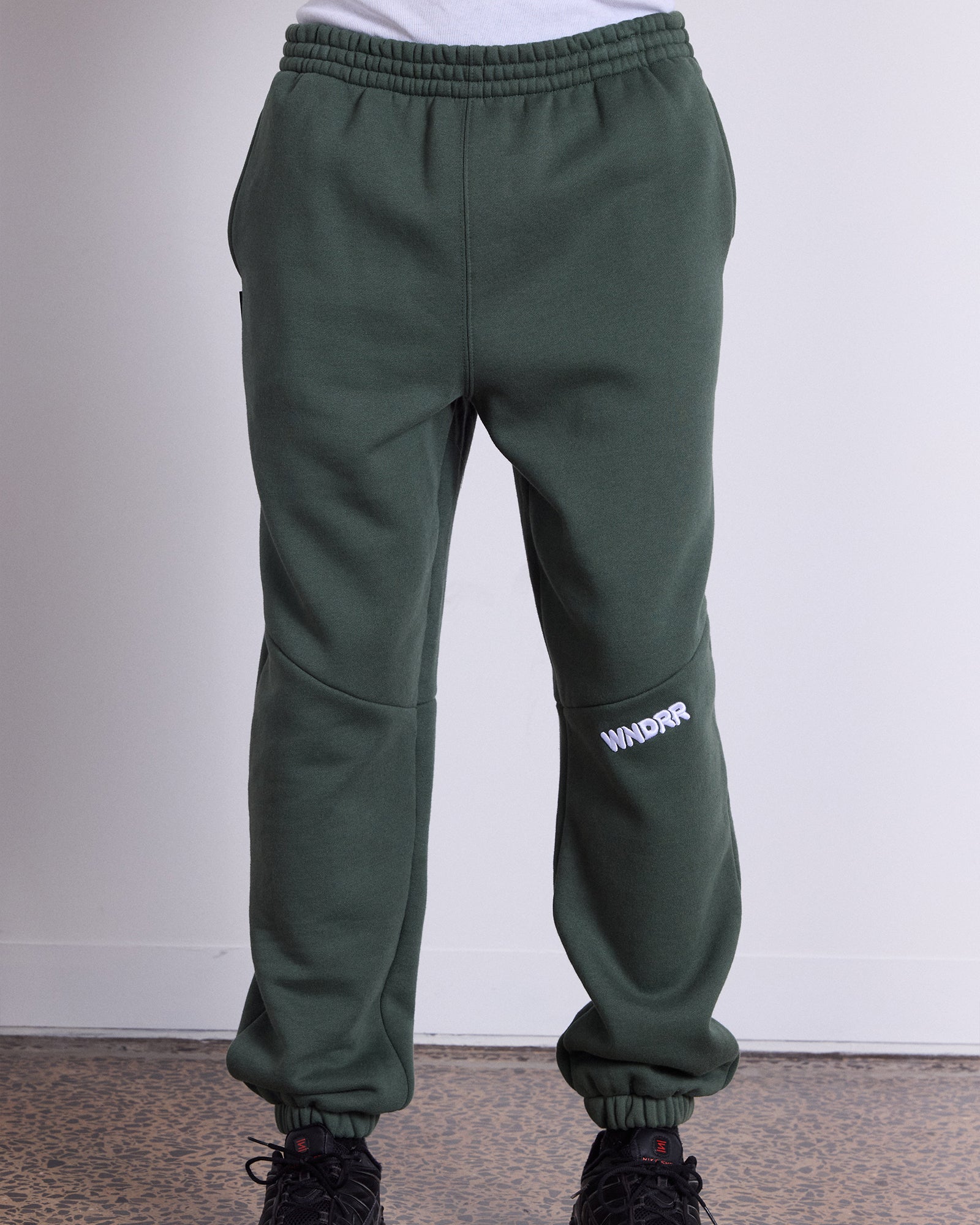 HALO BAGGY TRACKPANT - DARK GREEN
