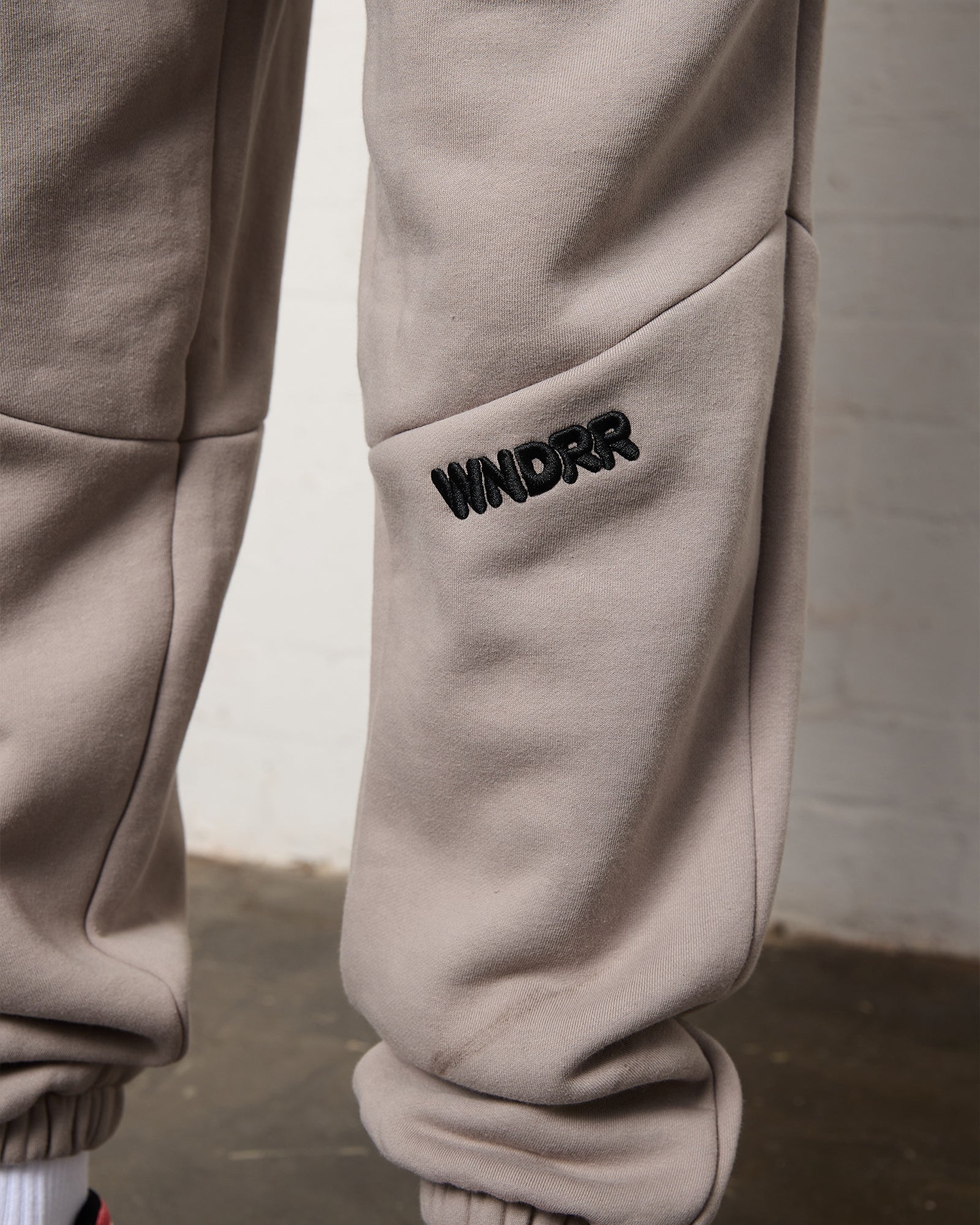 HALO BAGGY TRACKPANT - MOON GREY