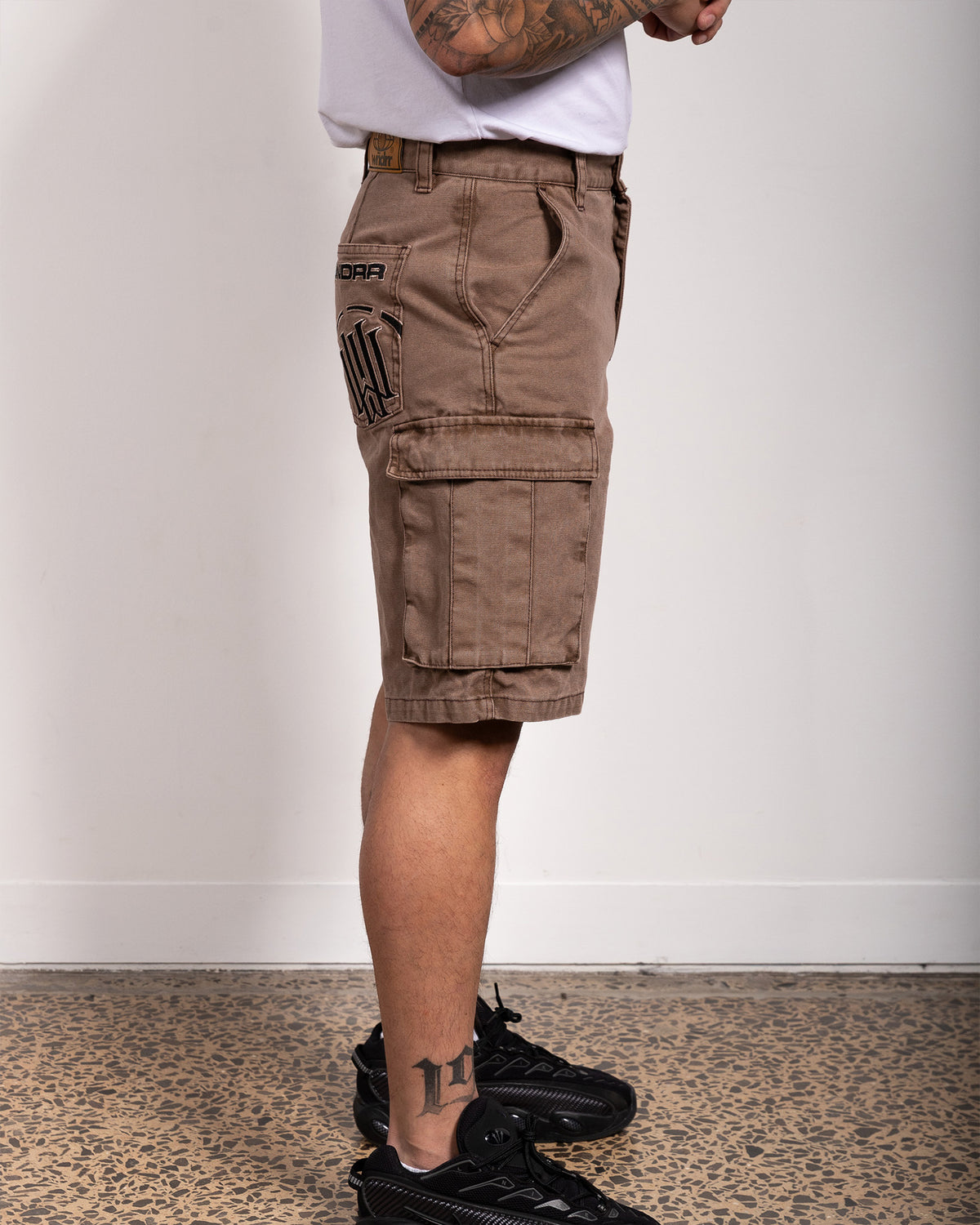 Model 182cm / Size 30