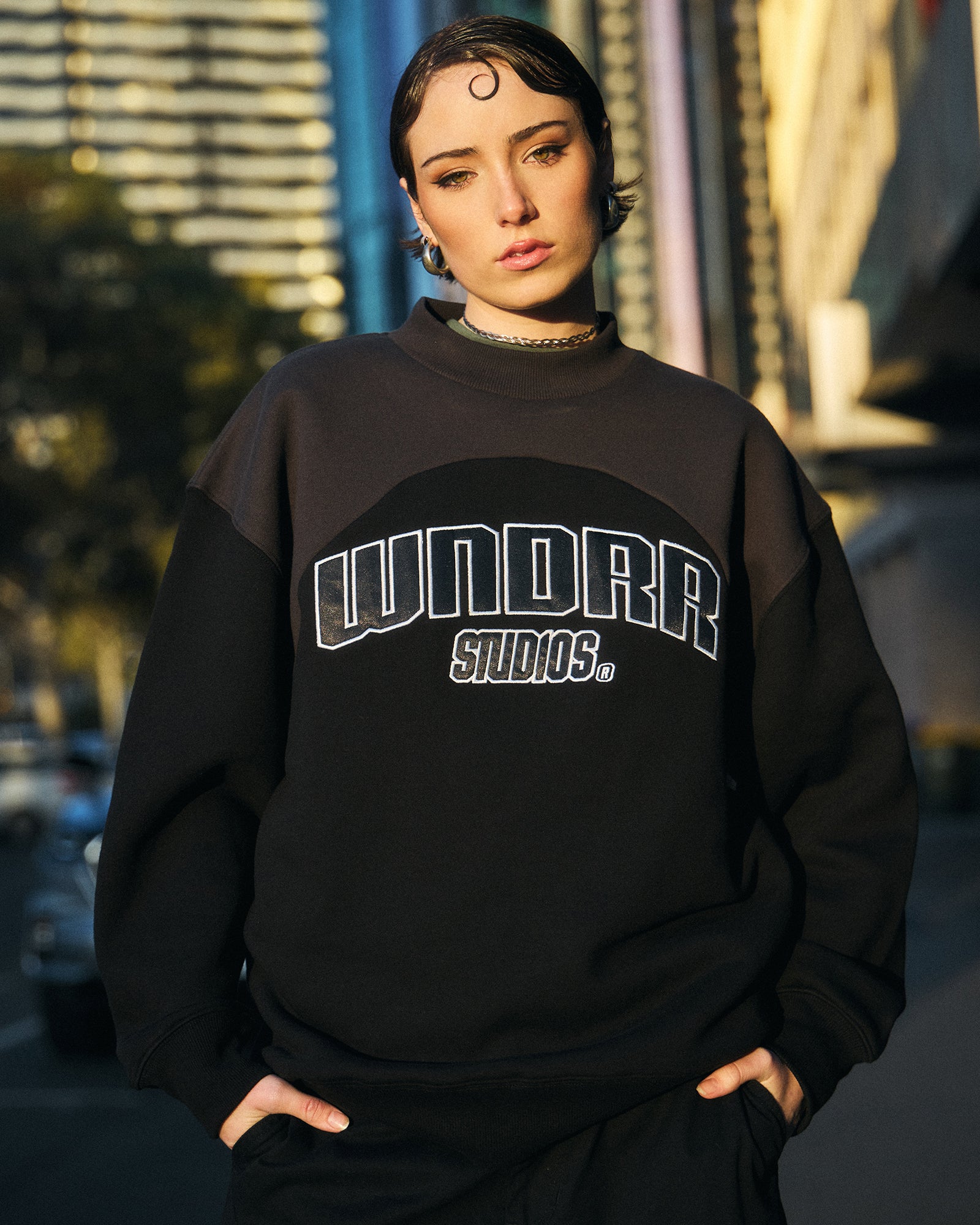 LIMITZ PANEL CREW SWEAT - BLACK