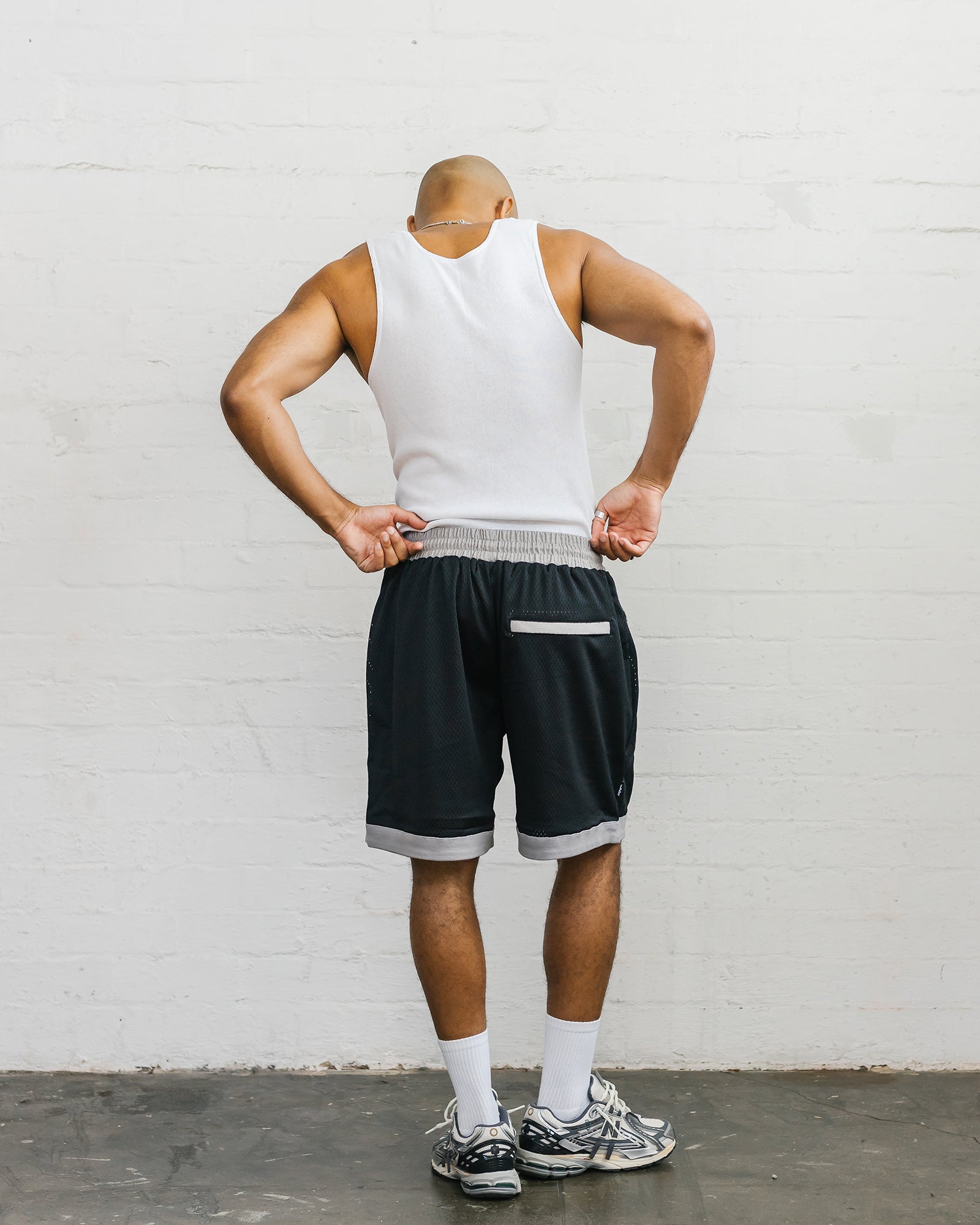 OFFCUT COURT SHORT - BLACK/GREY