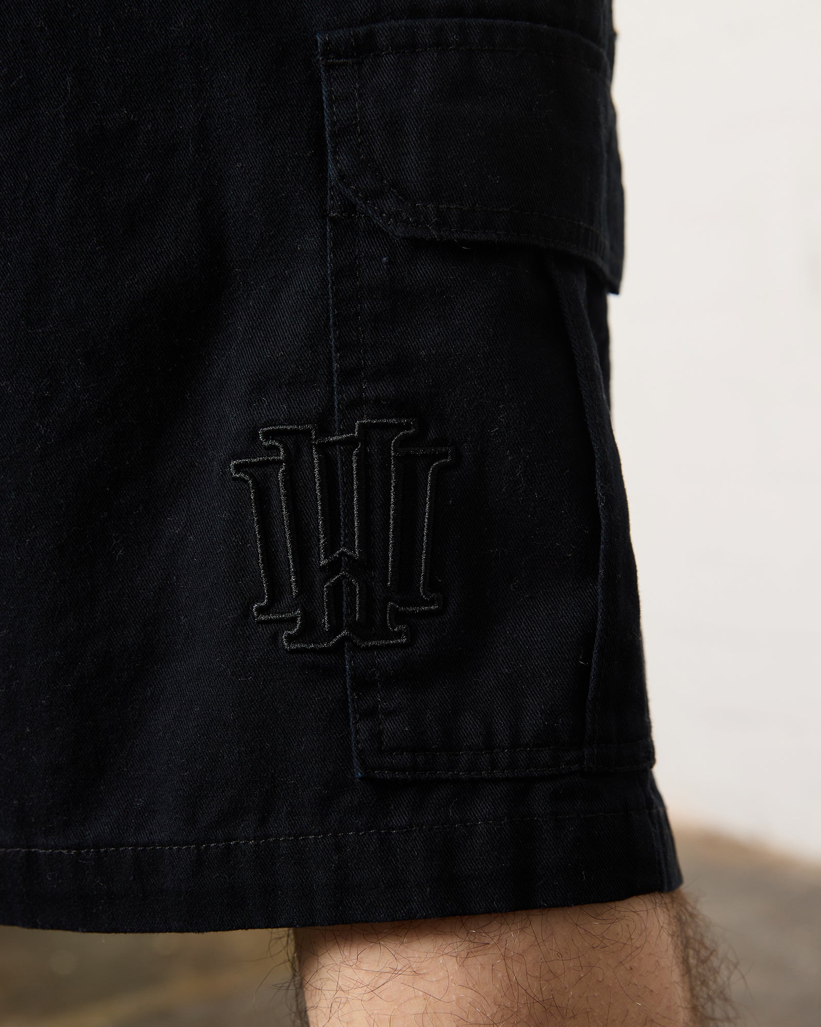 REVOKED CARGO SHORT - BLACK