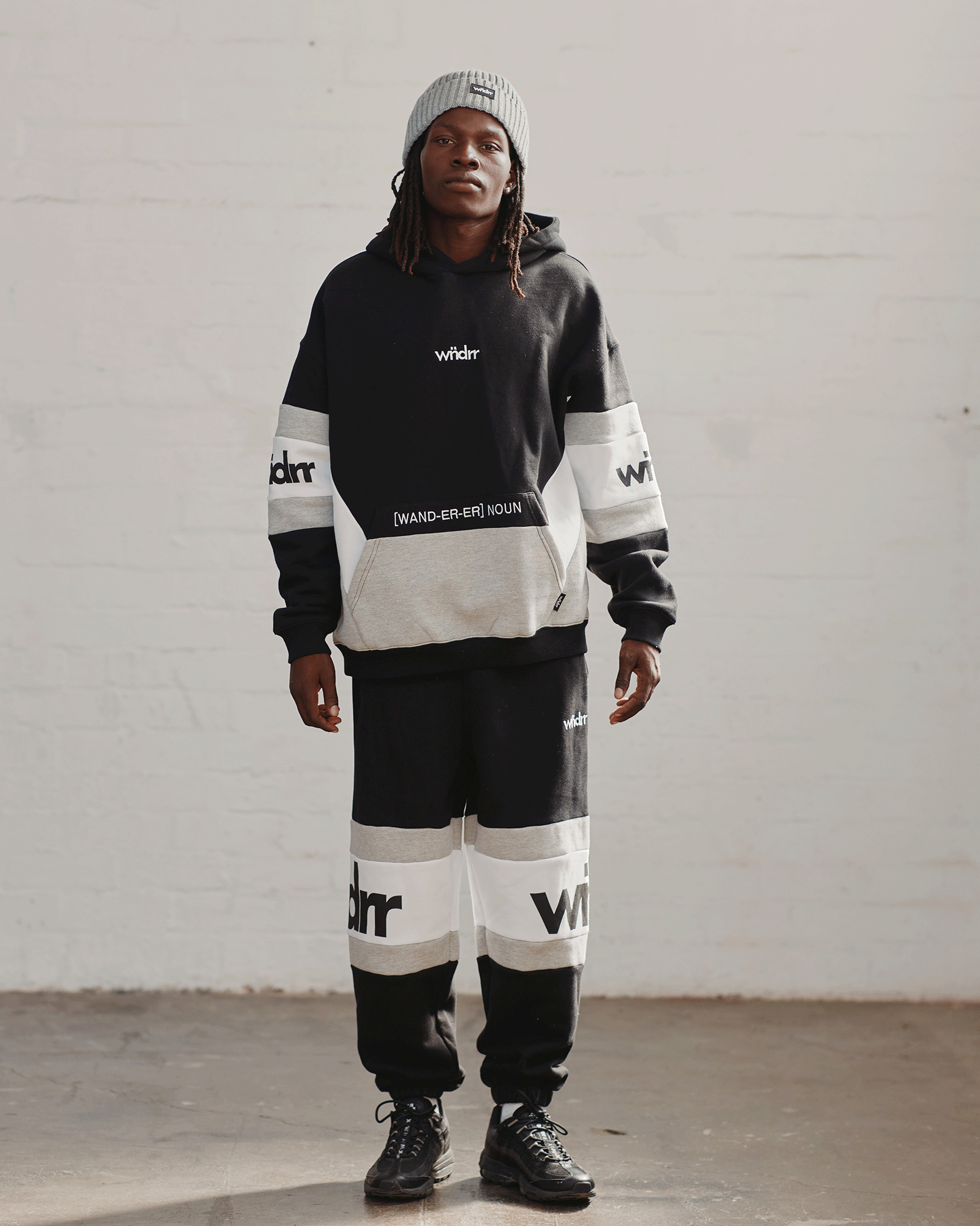 JUNCTION BAGGY TRACKPANT - BLACK