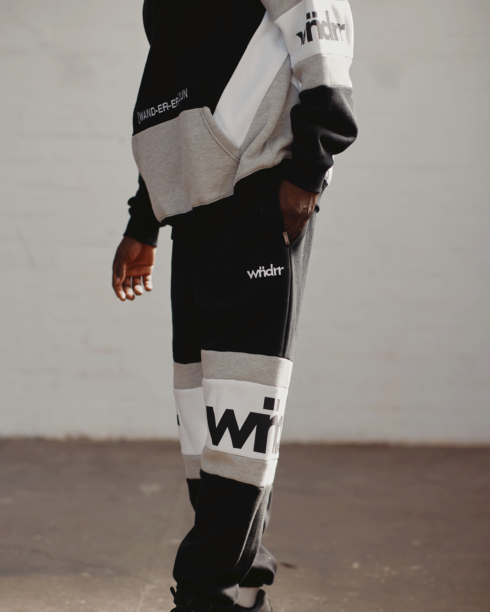 JUNCTION BAGGY TRACKPANT - BLACK