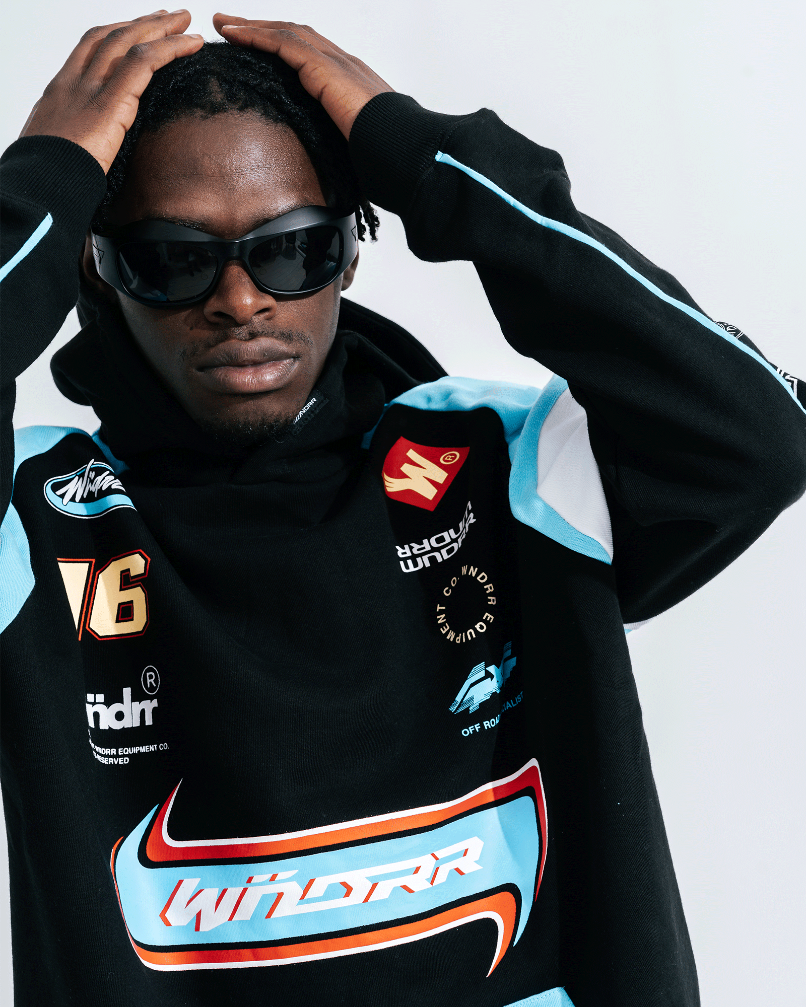 SUZUKA PANEL HOOD SWEAT - BLACK