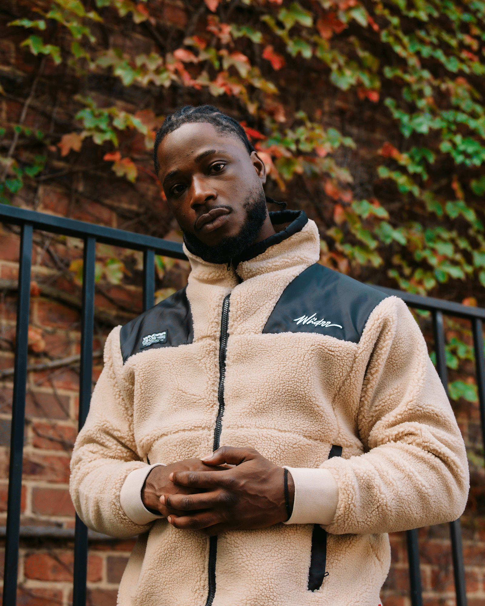 SCRIPT SHERPA JACKET TAN BLACK